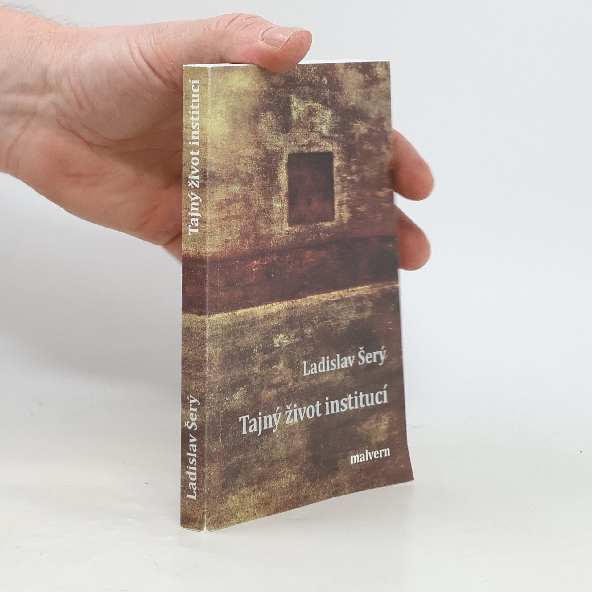 Tajný život institucí