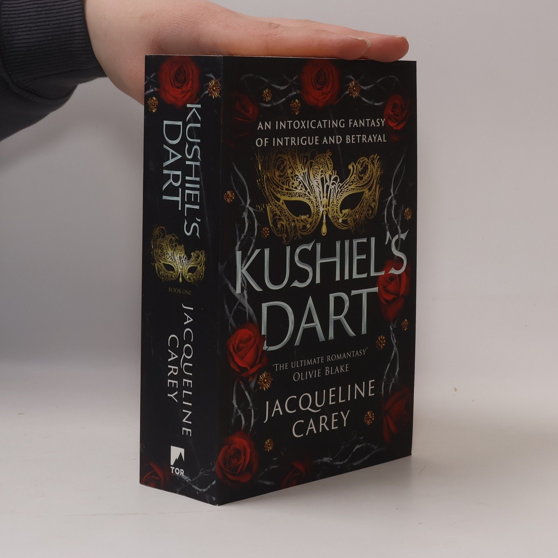Jacqueline Carey Kushiel´s Dart: A Fantasy Romance Full of Magic and Desire