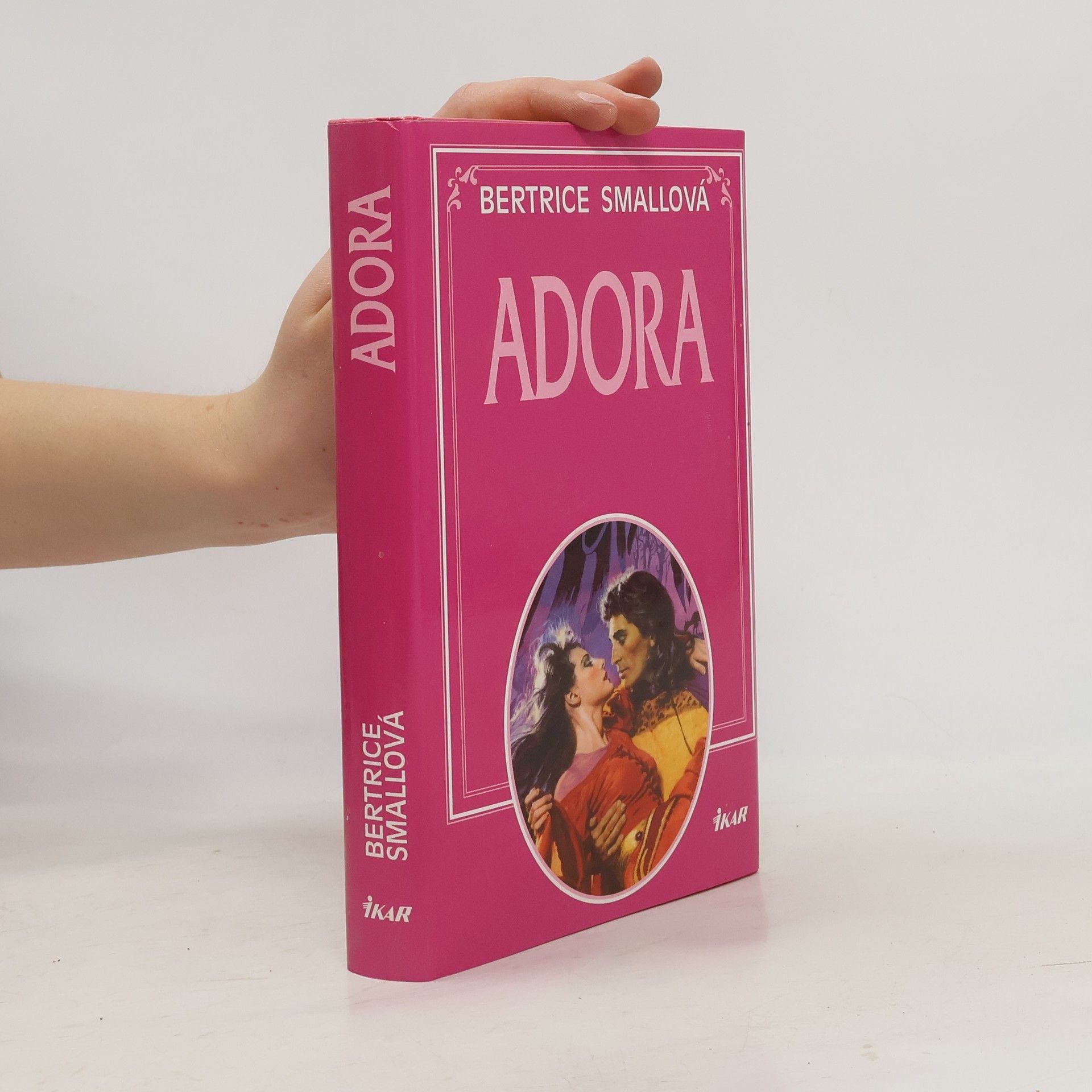 Bertrice Small Adora