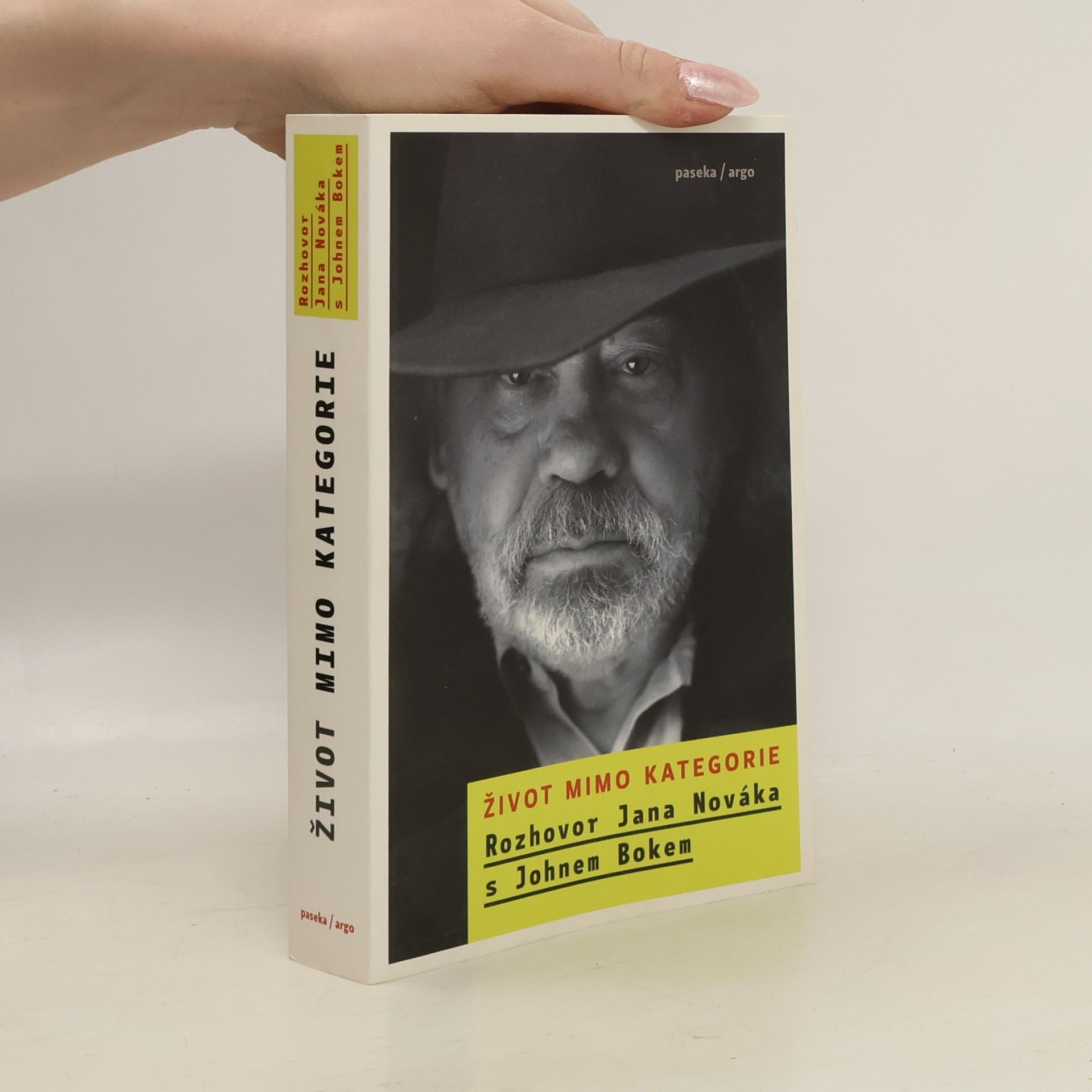 Jan Novák Život mimo kategorie