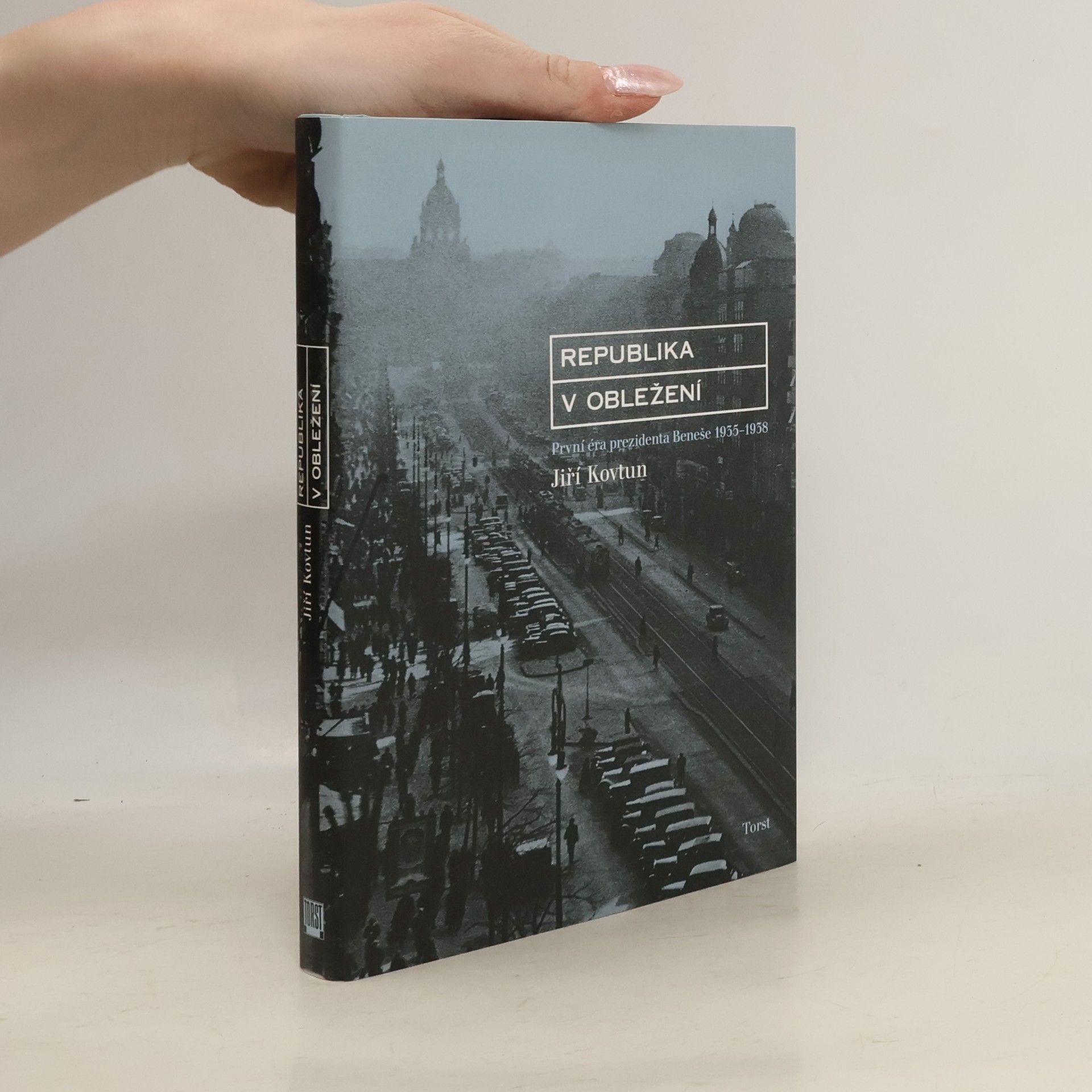 Jiří Kovtun Republika v obležení