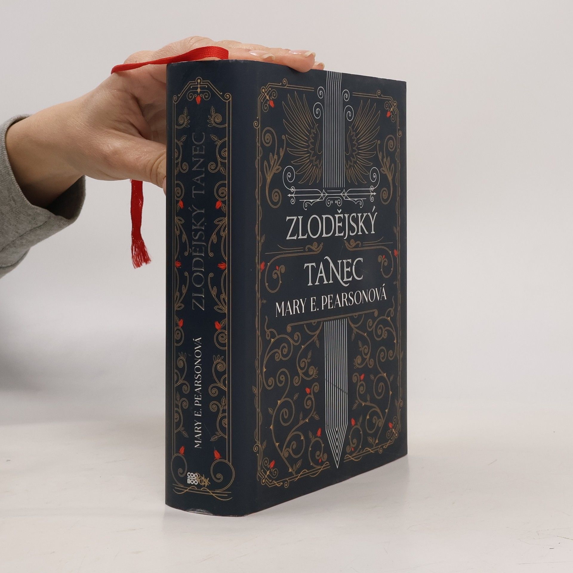 Mary E. Pearson Zlodějský tanec