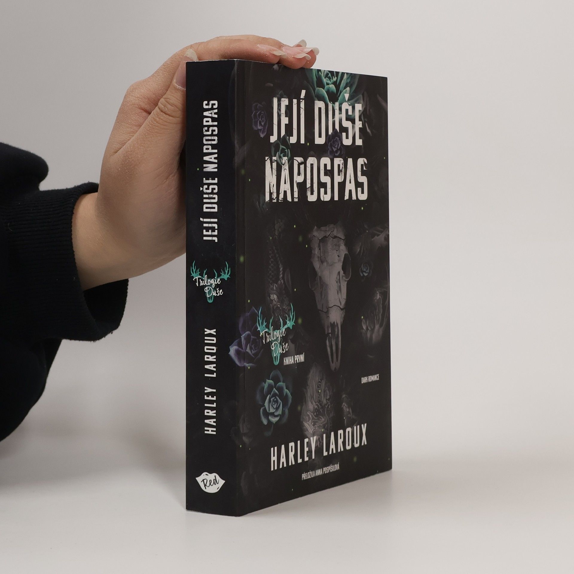 Harley Laroux Její duše napospas