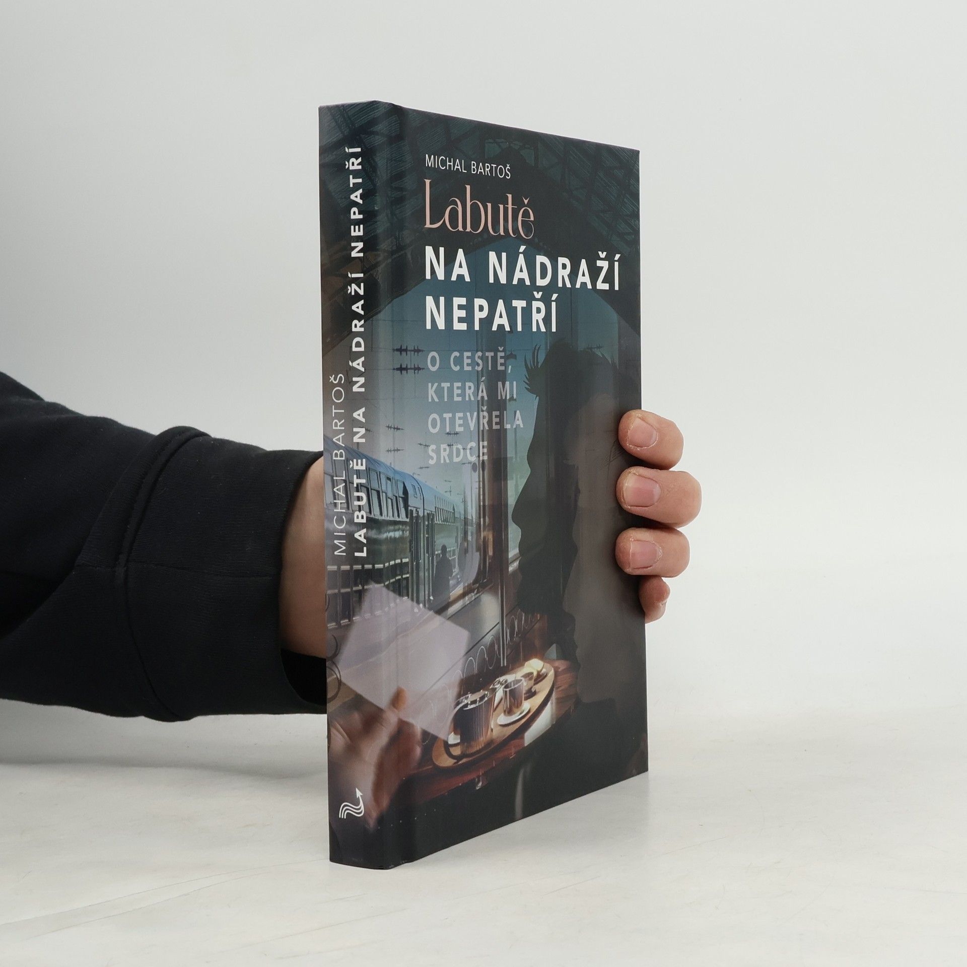 Michal Bartoš Labutě na nádraží nepatří