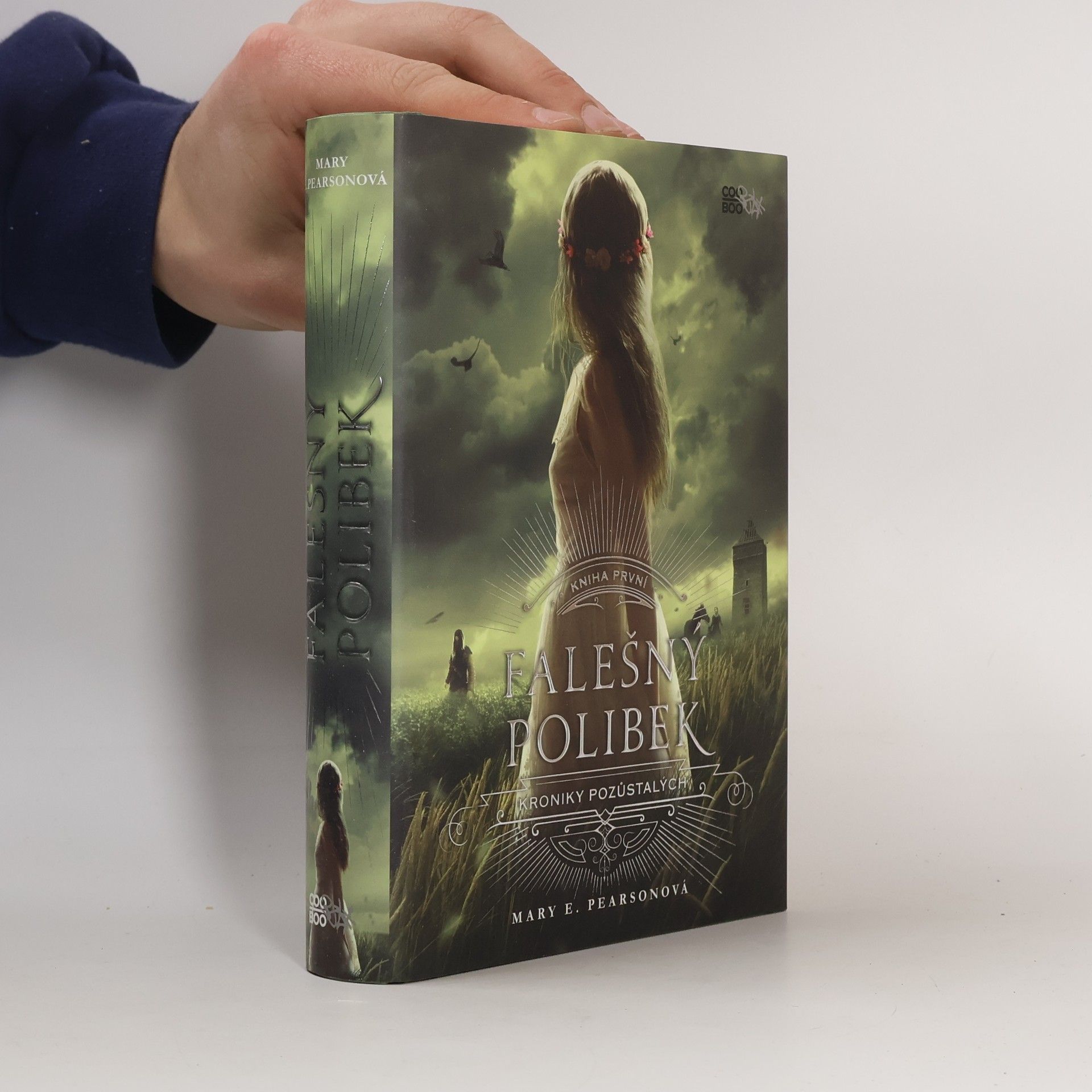 Mary E. Pearsonová Kroniky pozůstalých. Kniha první, Falešný polibek
