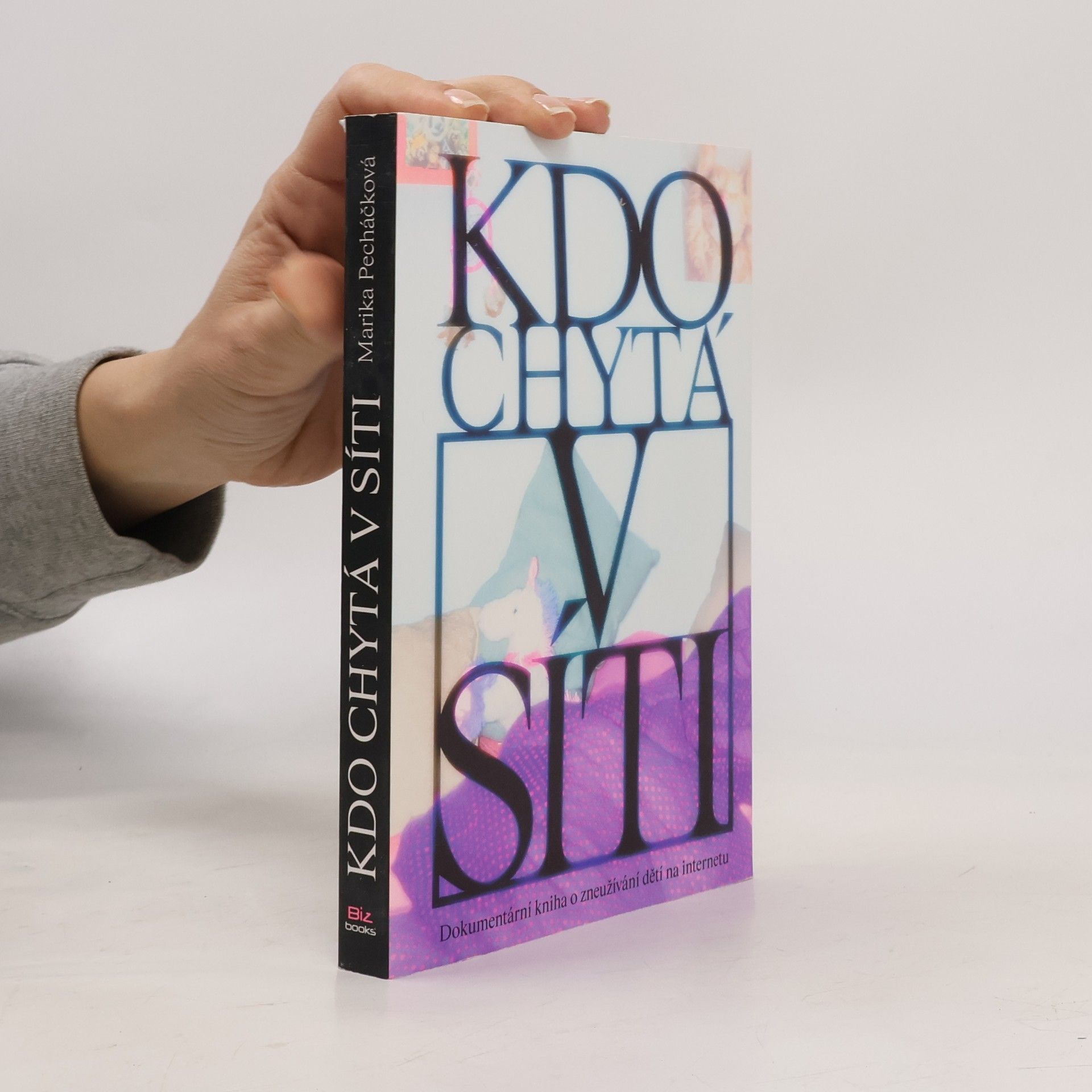 Marika Pecháčková Kdo chytá v síti