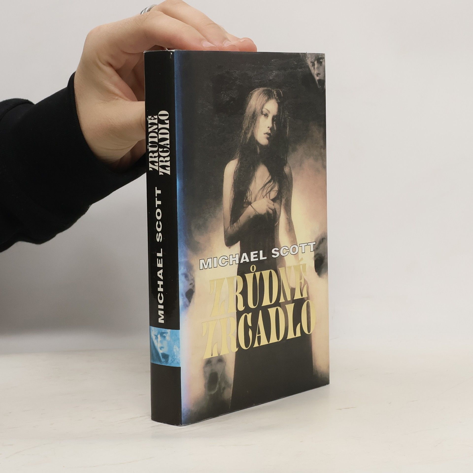 Michael Scott Zrůdné zrcadlo