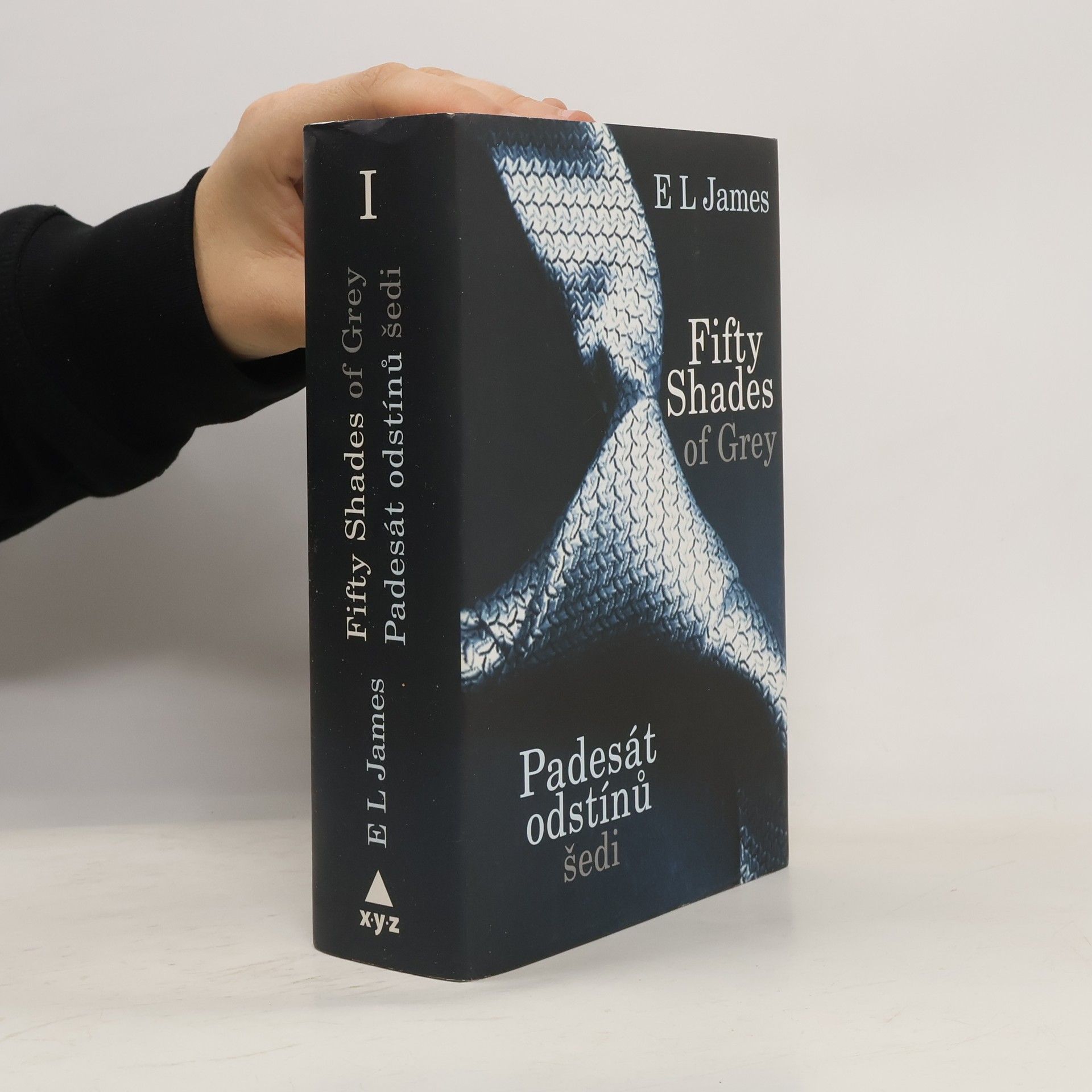 E. L. James Padesát odstínů šedi