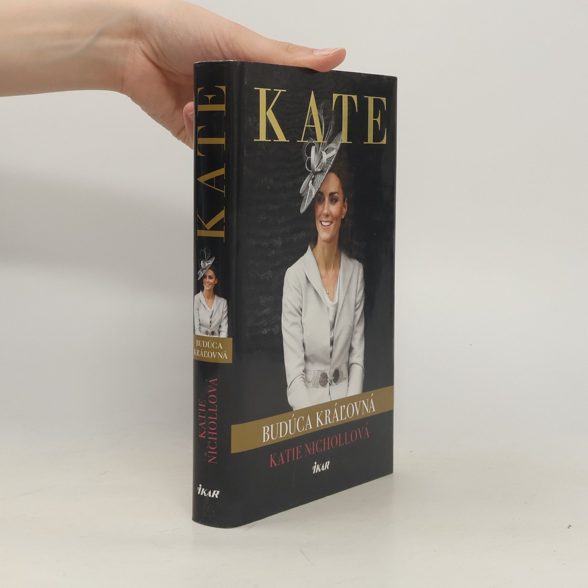 Katie Nicholl Kate. Budúca kráľovná