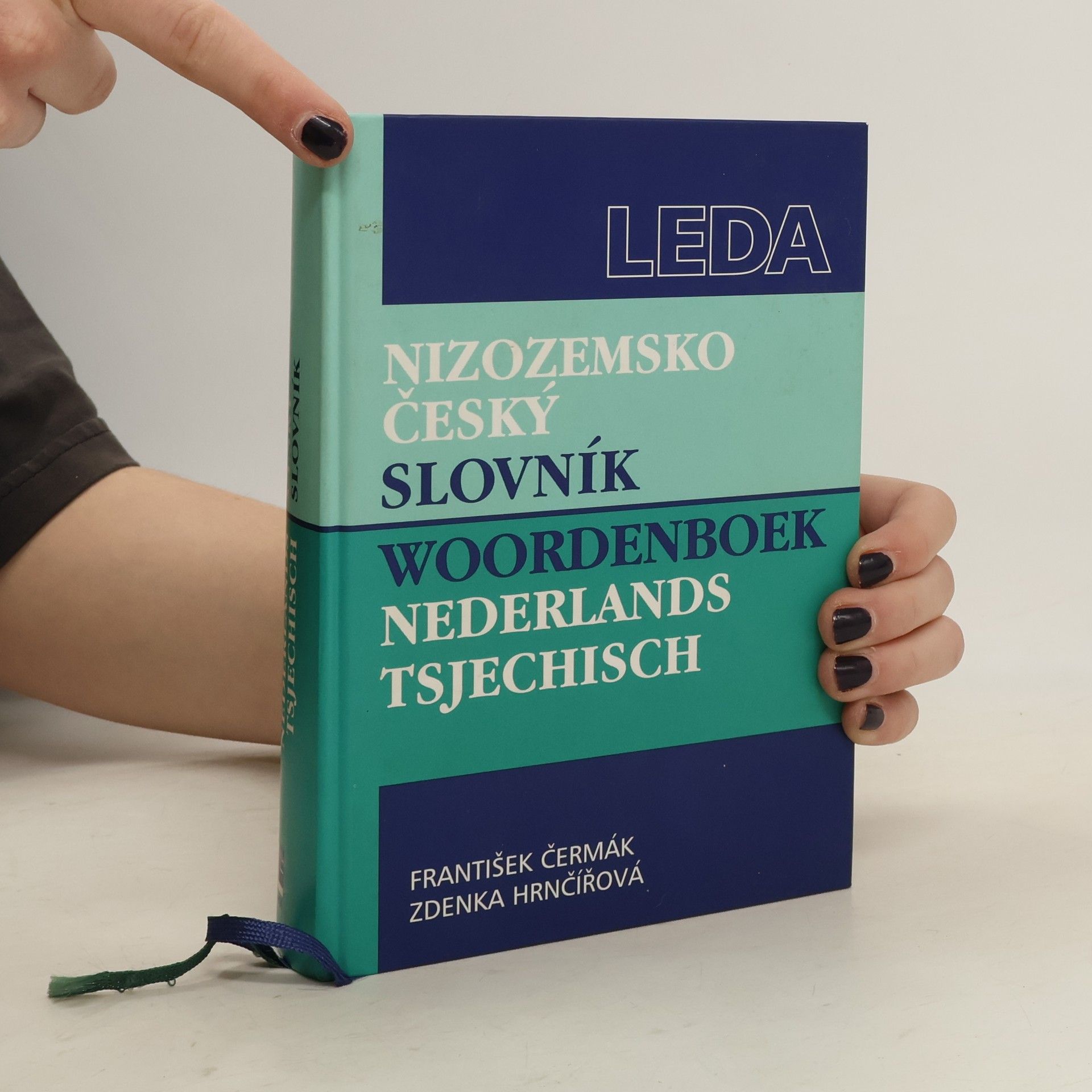 Hrnčířová Zdenka Nizozemsko-český slovník. Nederlands-Tsjechisch woordenboek