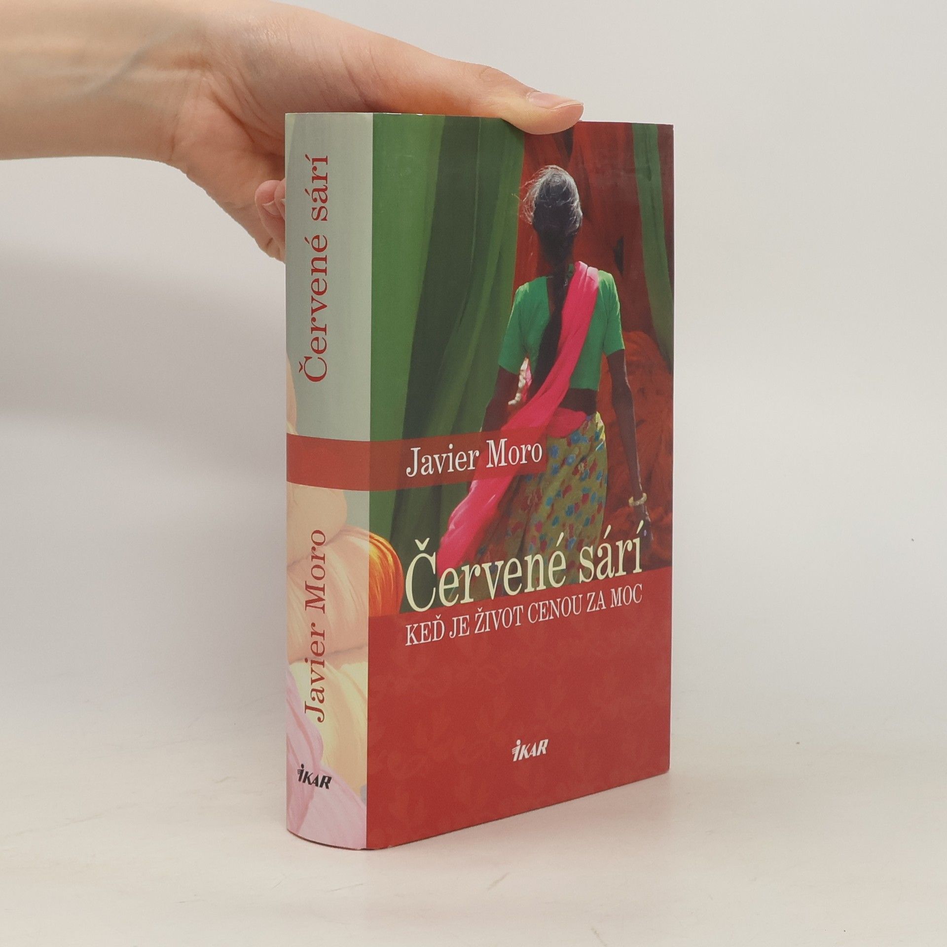 Javier Moro Červené sárí