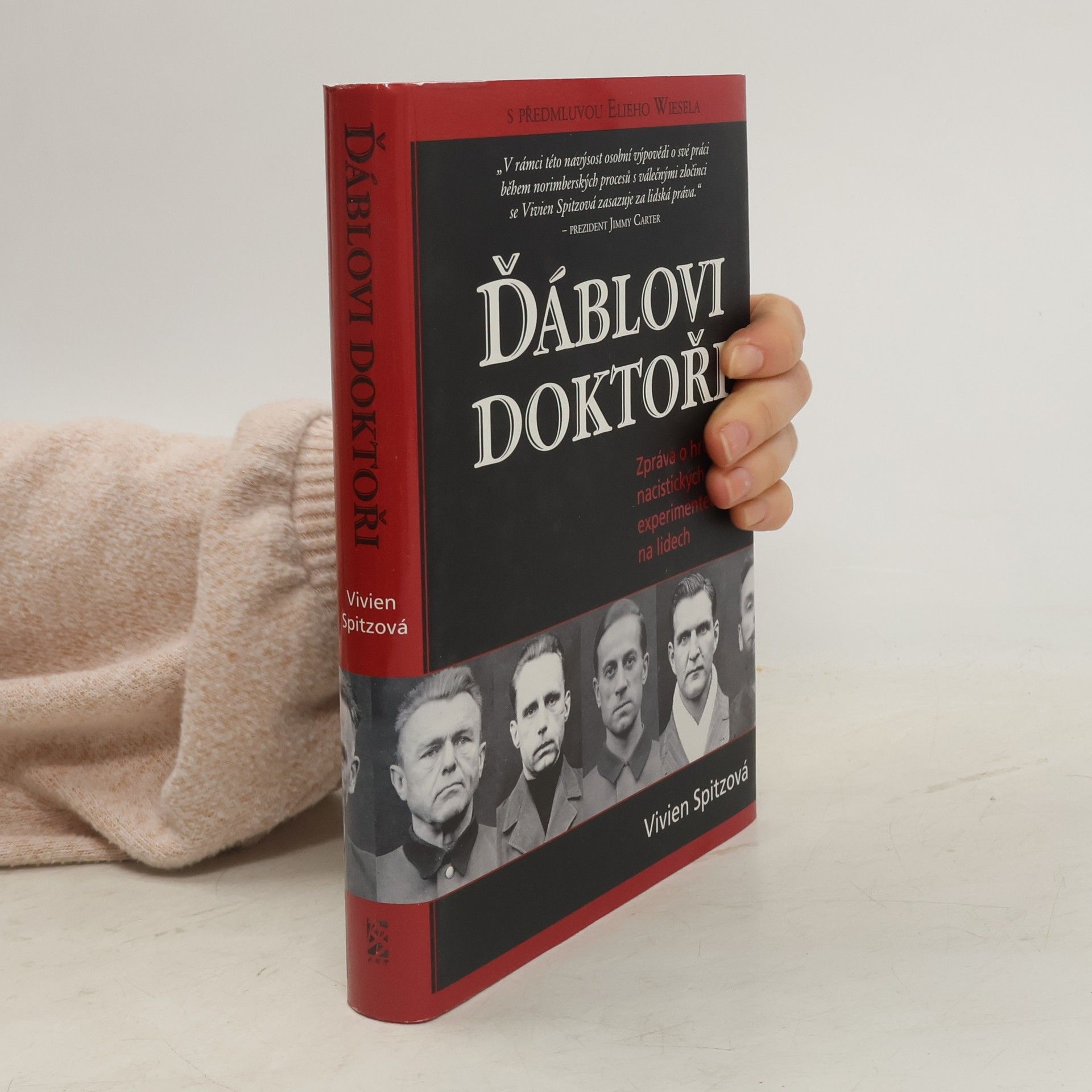 Vivien Spitz Ďáblovi doktoři