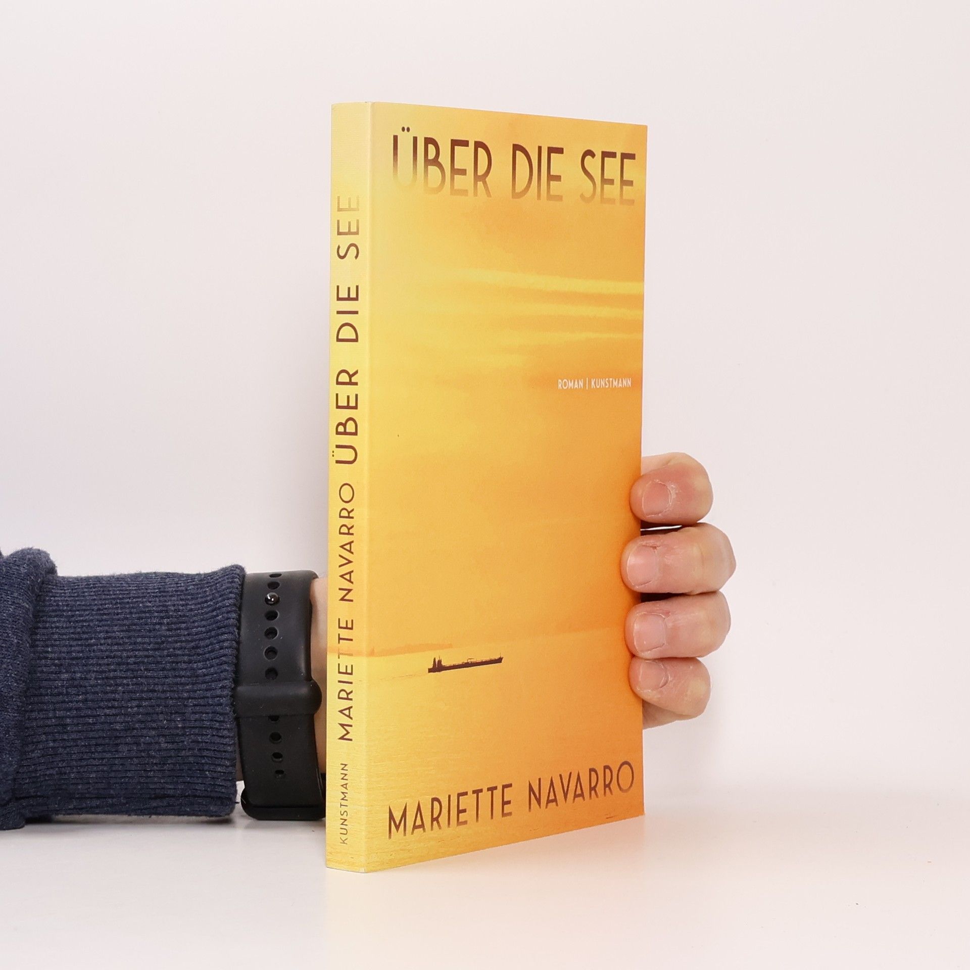 Mariette Navarro Über die See