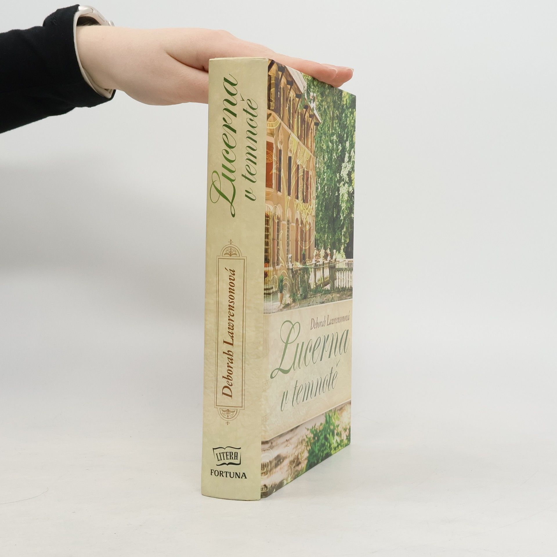 Deborah Lawrenson Lucerna v temnotě