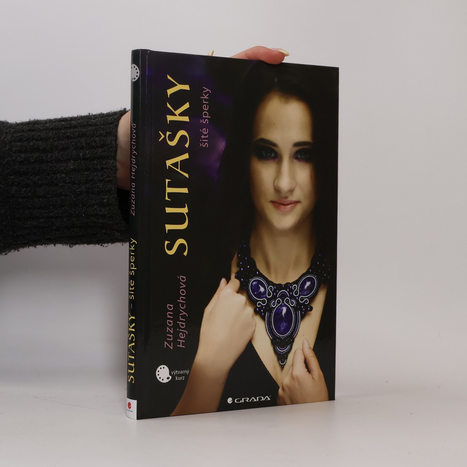 Zuzana Hejdrychová Sutašky : šité šperky