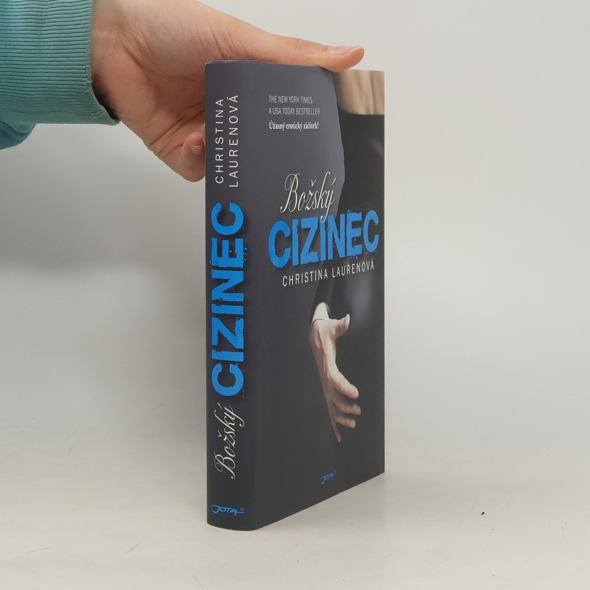 Christina Lauren Božský cizinec