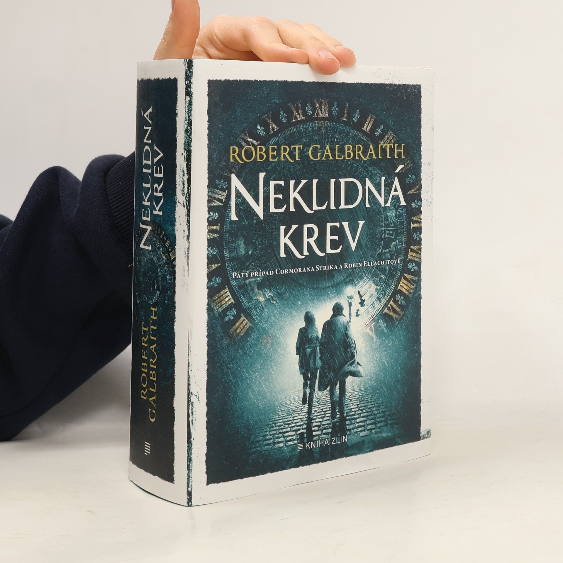 Robert Galbraith Neklidná krev