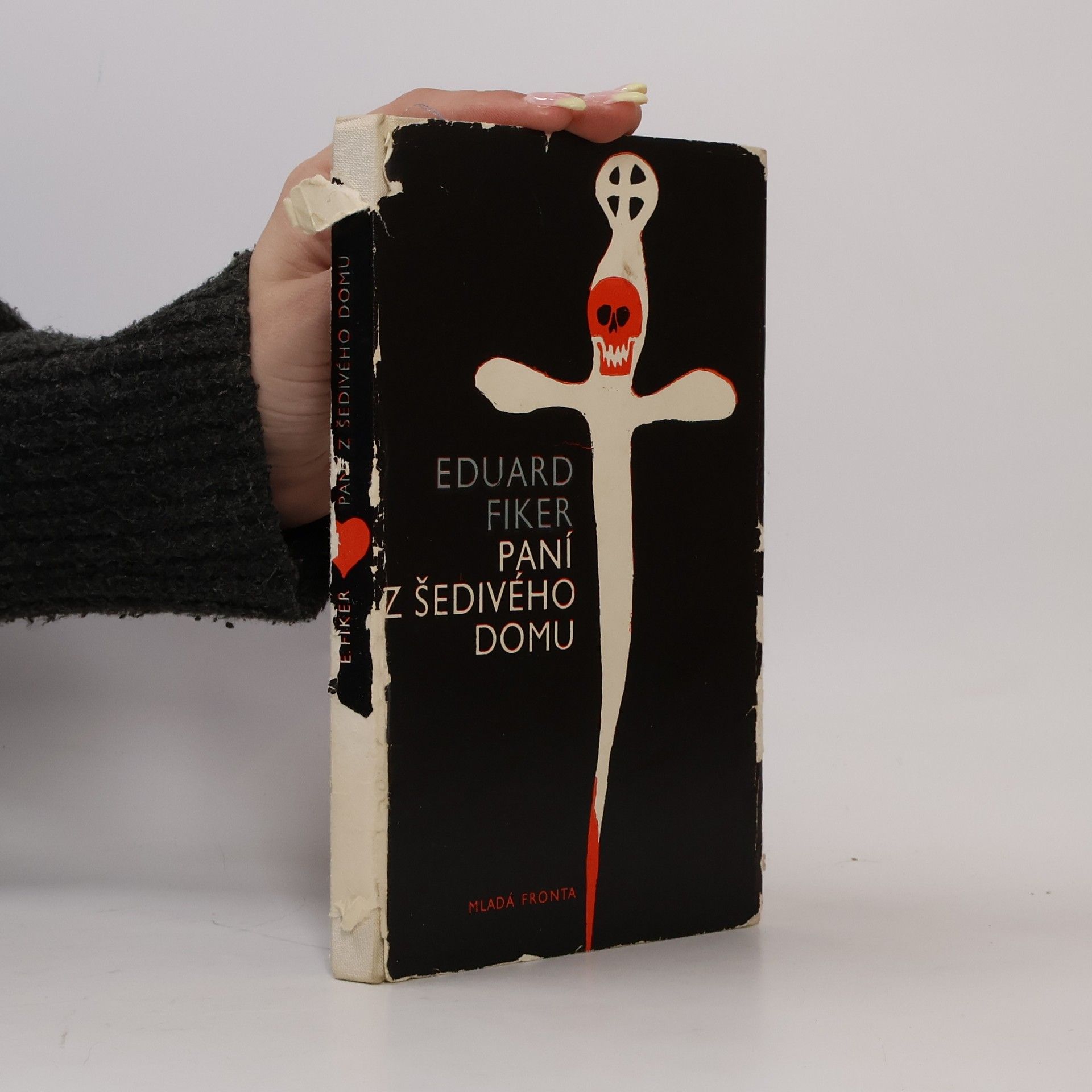 Eduard Fiker Paní z šedivého domu