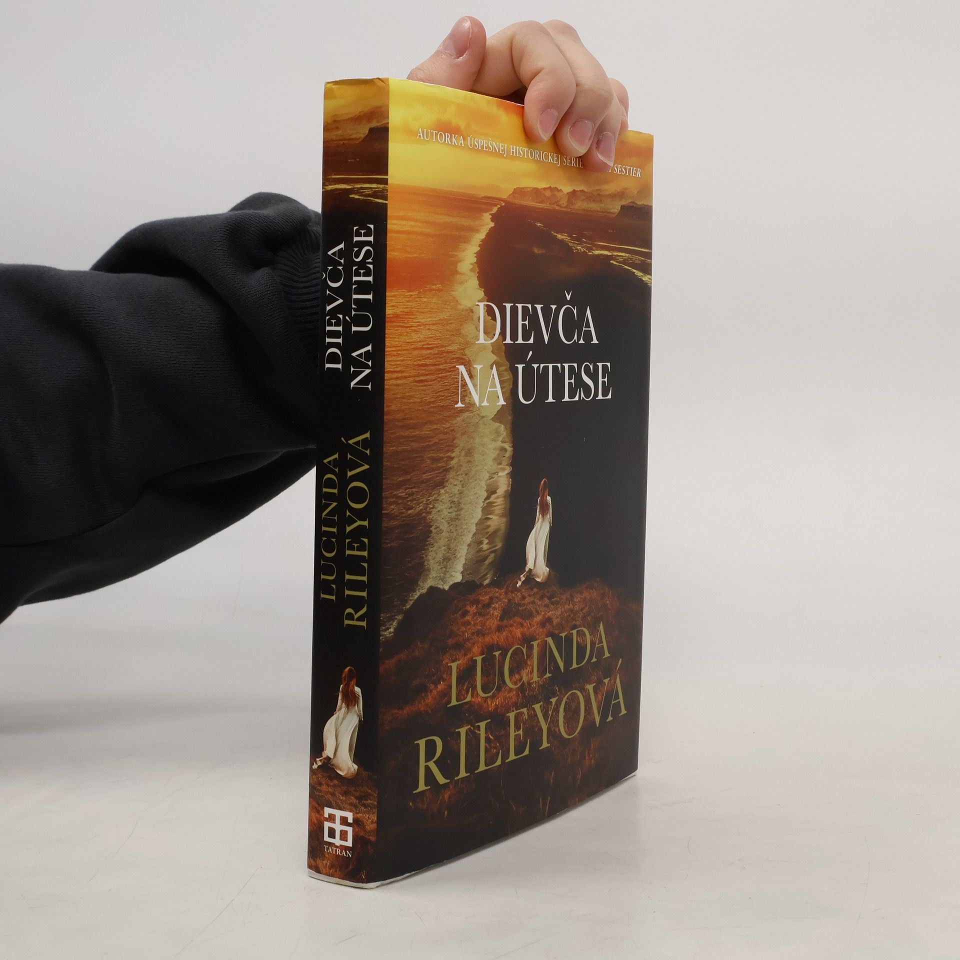 Lucinda Riley Dievča na útese