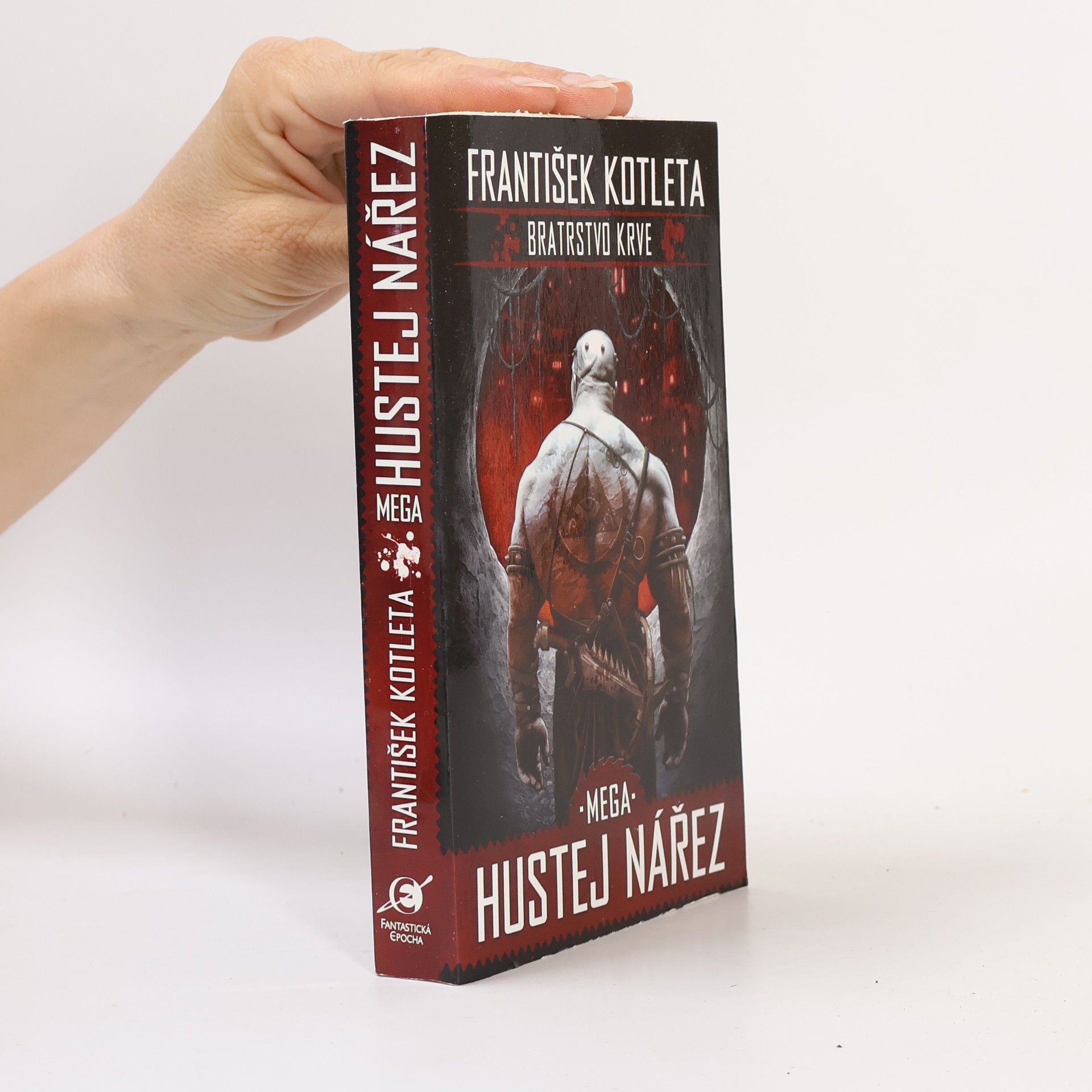 Bratrstvo krve. Mega hustej nářez