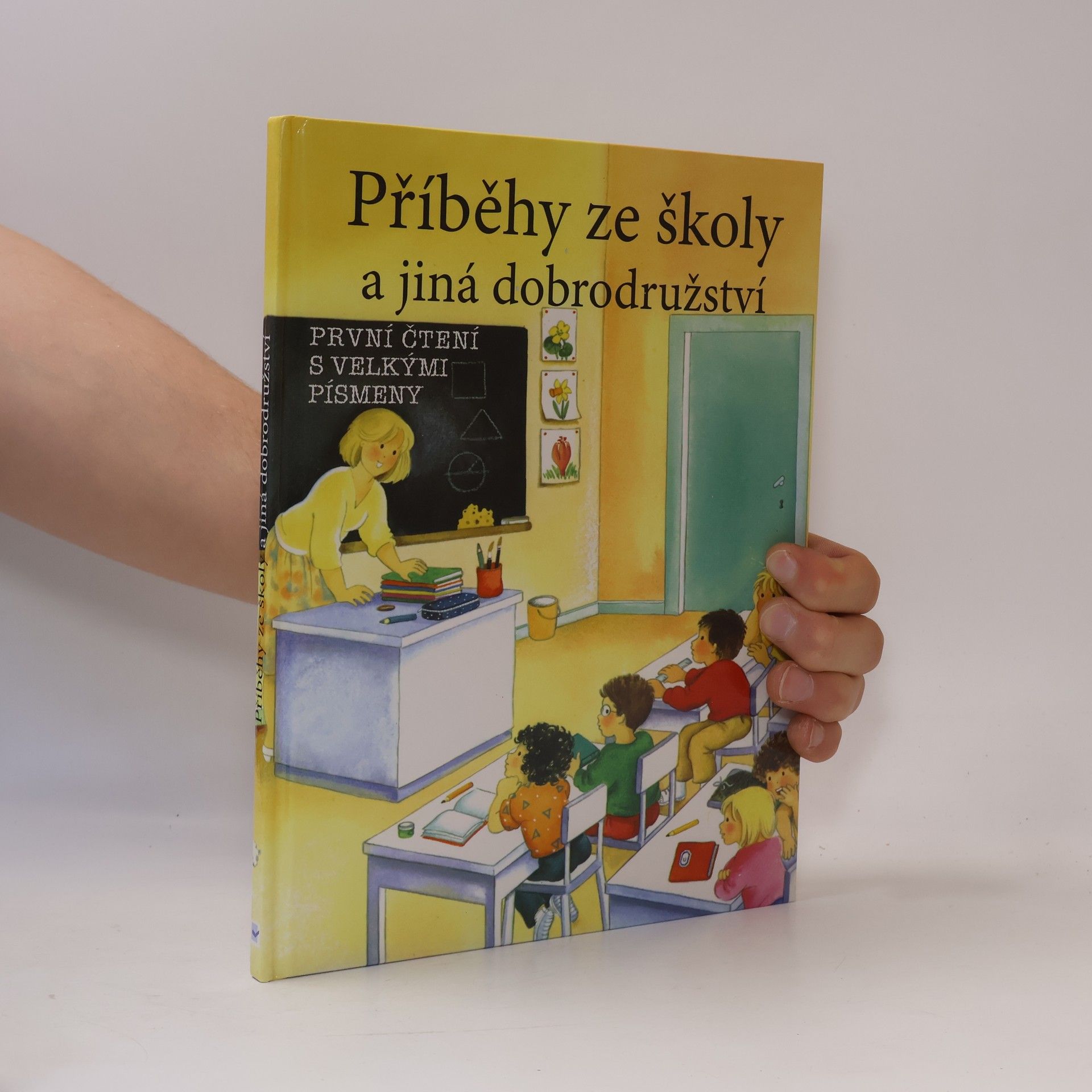 Valériane Macías Příběhy ze školy a jiná dobrodružství. První čtení s velkými písmeny