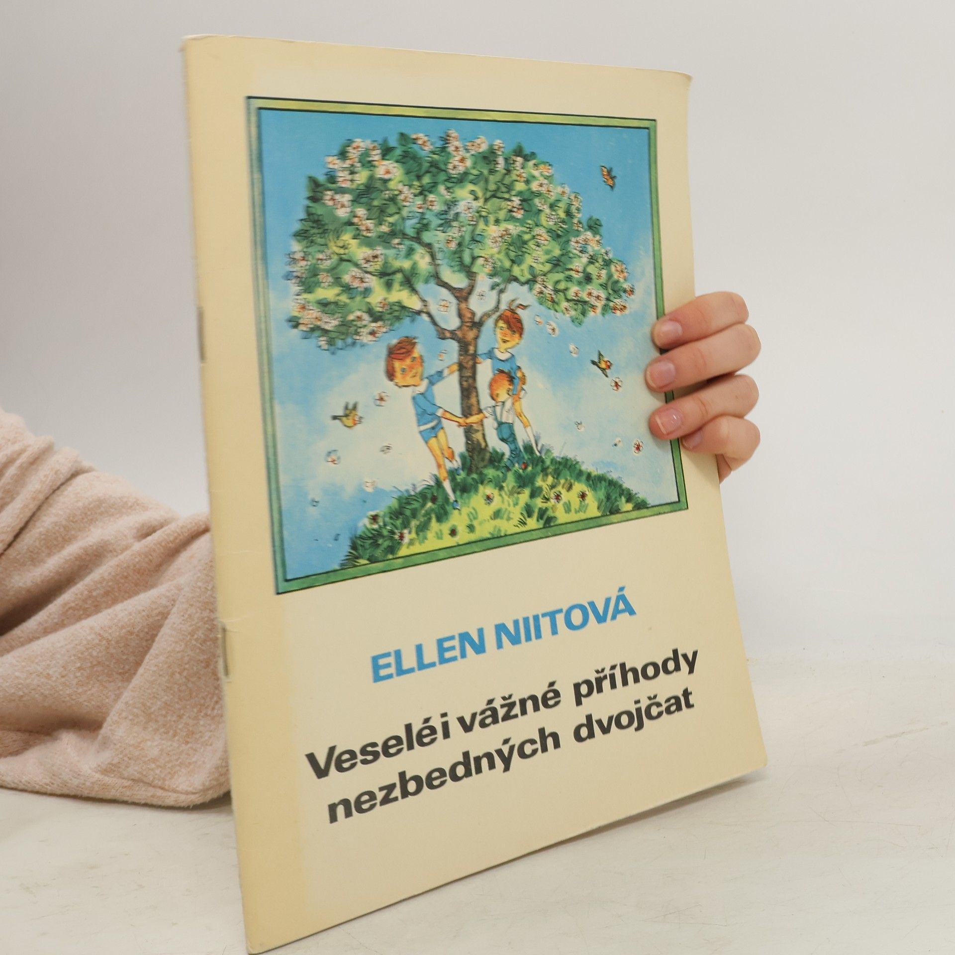 Ellen Niit Veselé i vážné příhody nezbedných dvojčat