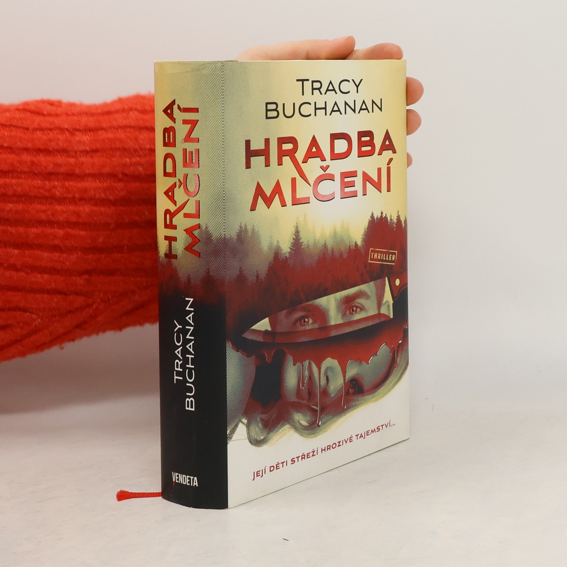 Tracy Buchanan Hradba mlčení