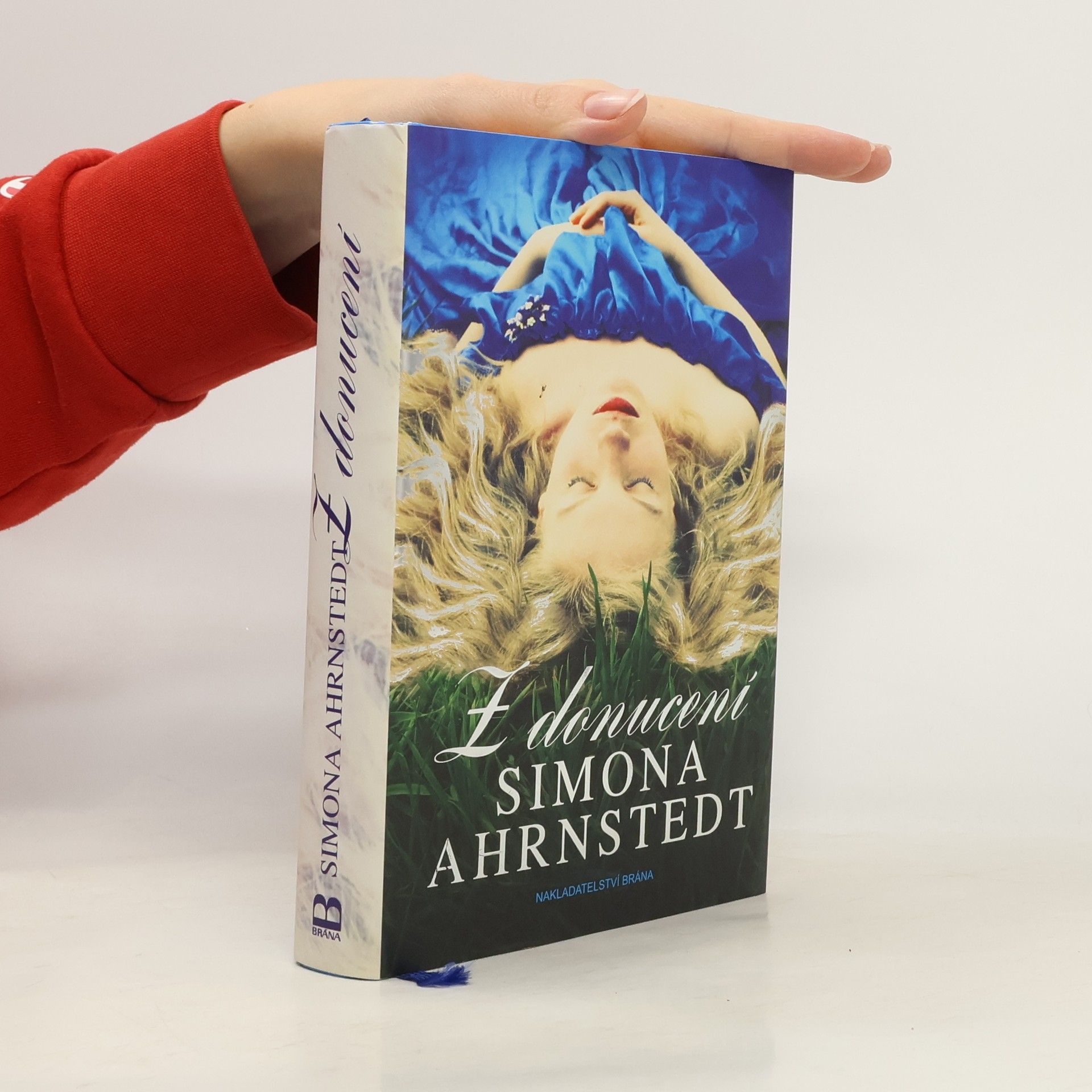 Simona Ahrnstedt Z donucení