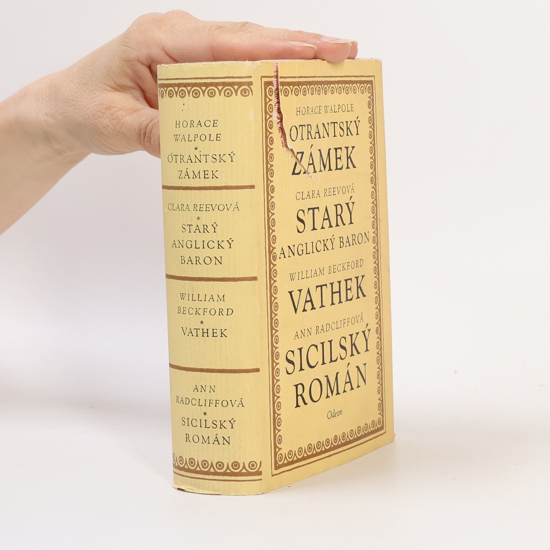Horace Walpole Otrantský zámek. Starý anglický baron. Vathek. Sicilský román