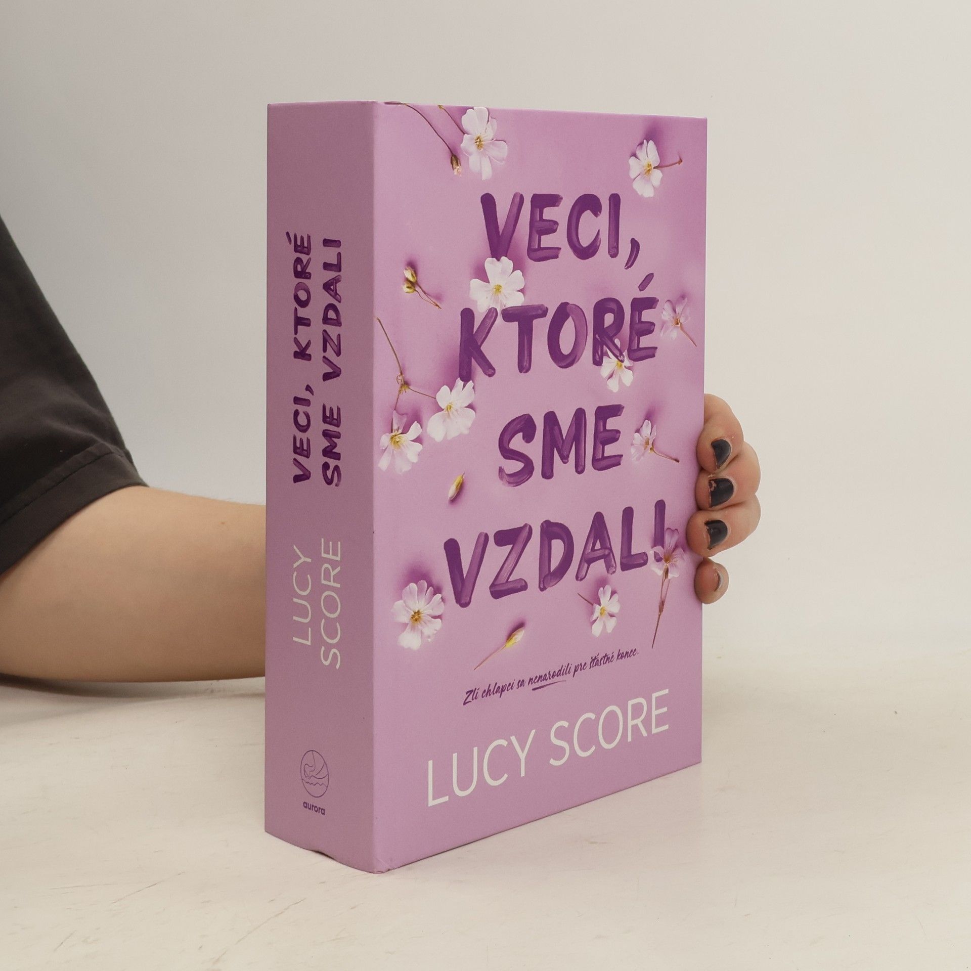Lucy Score Knockemount 3. Veci, ktoré sme vzdali