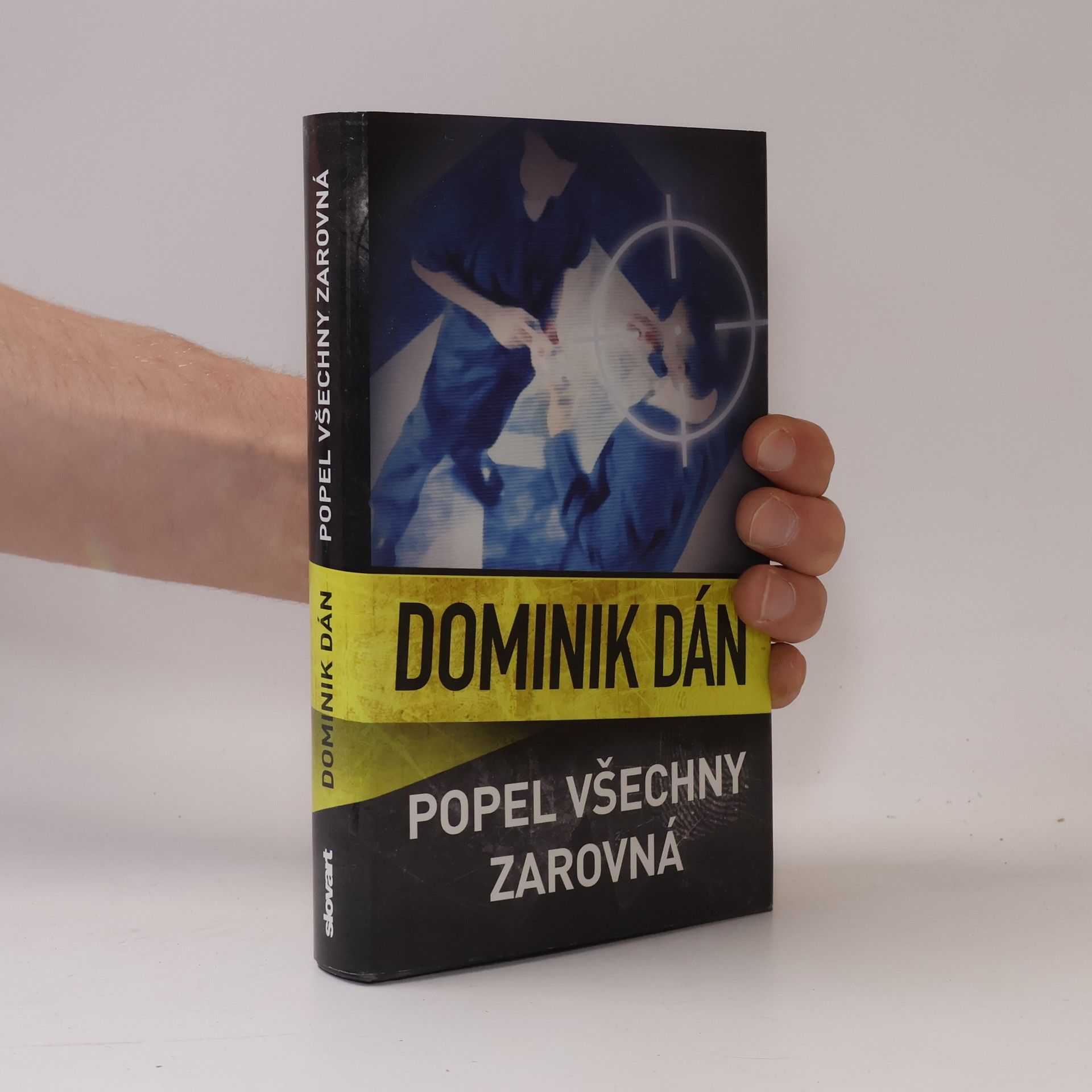 Dominik Dán Popel všechny zarovná