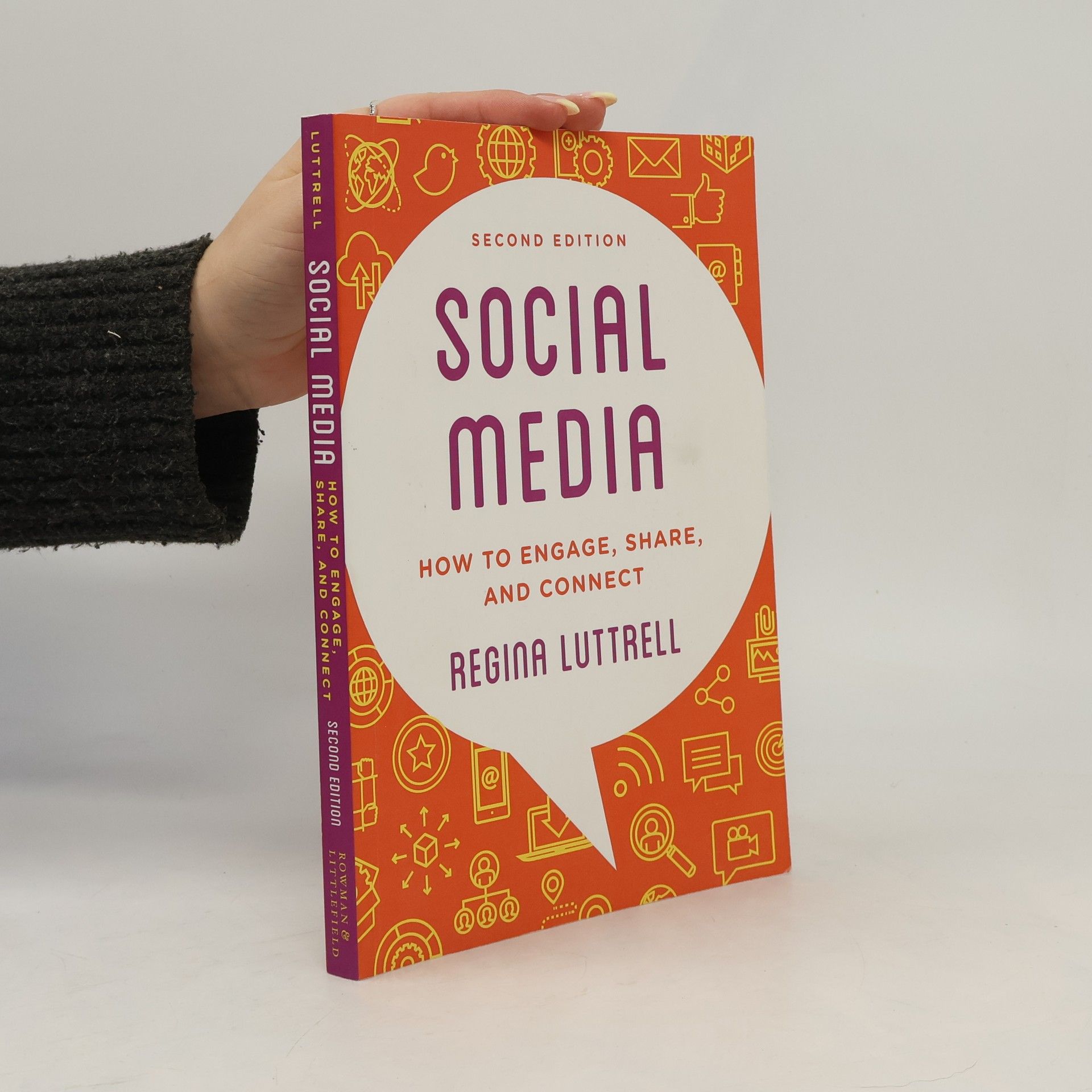 Regina Luttrell Social Media