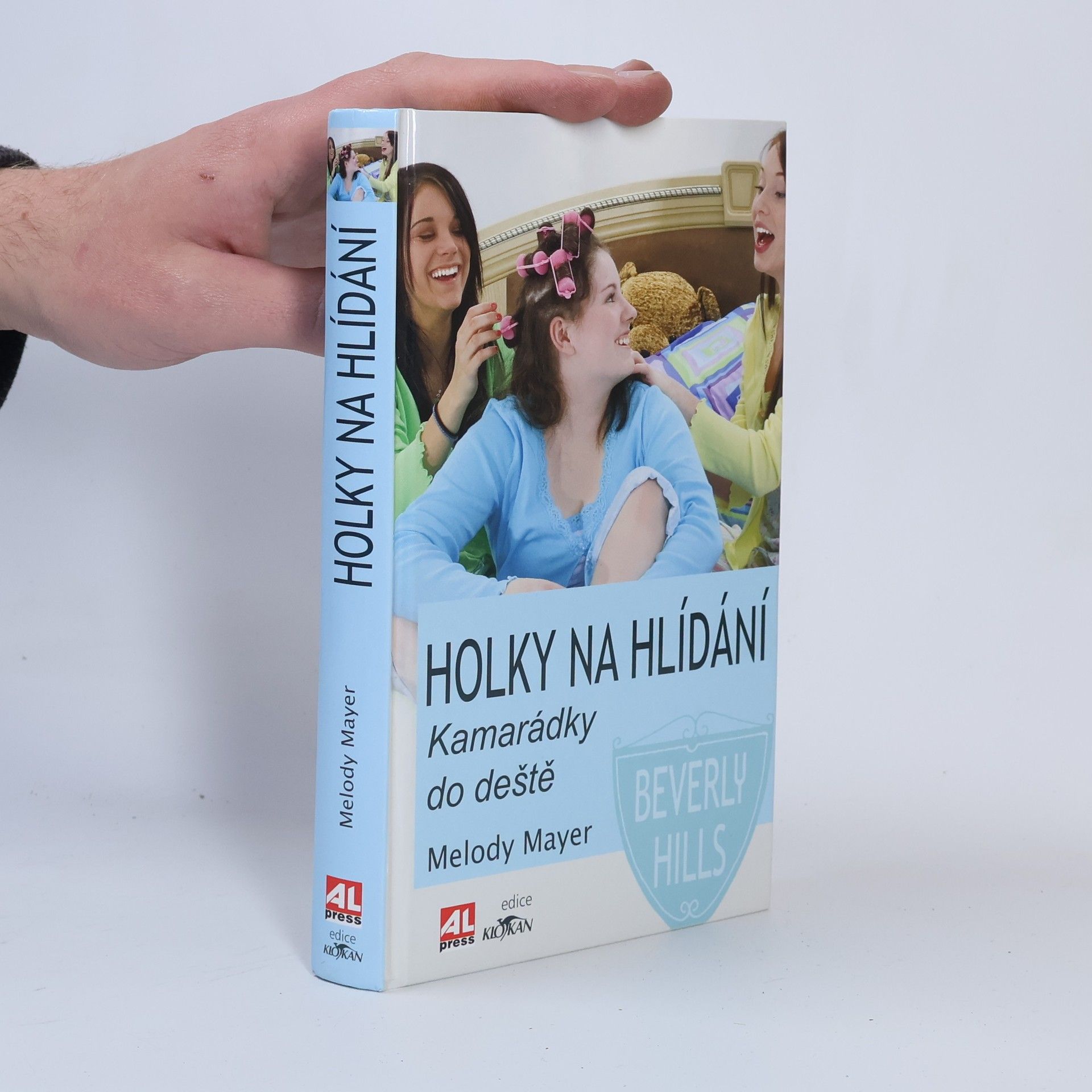 Holky na hlídání. Kamarádky do deště