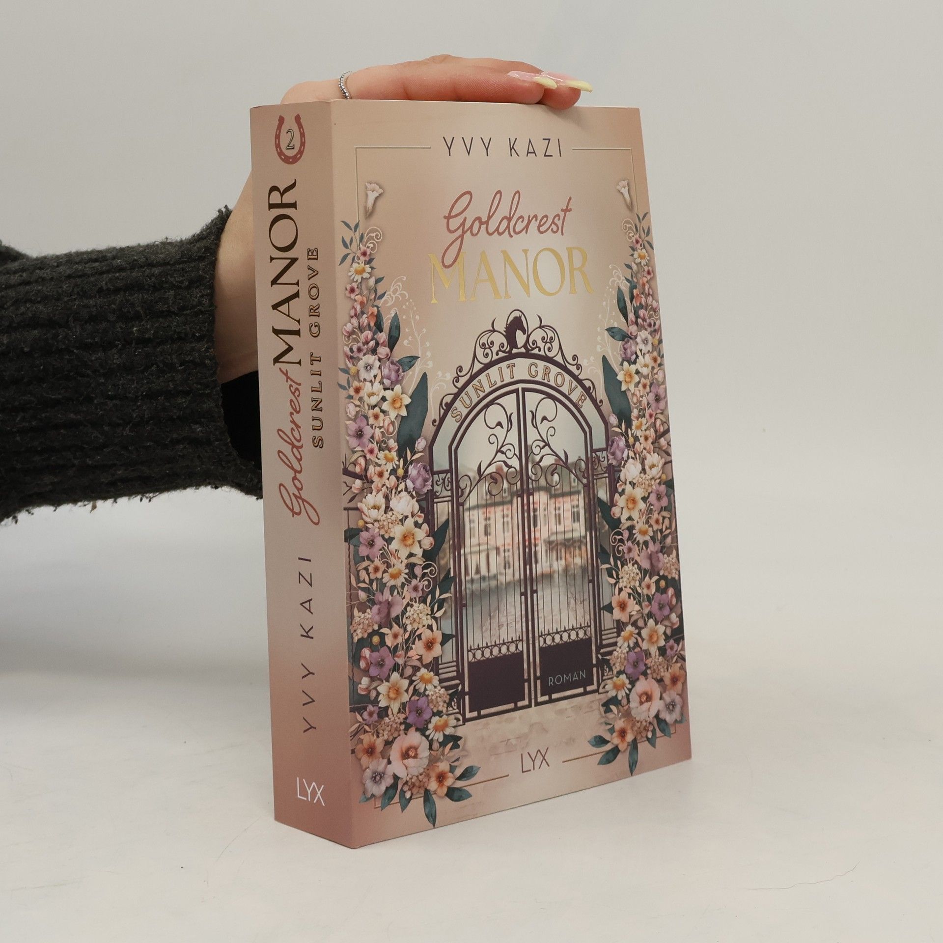 Yvy Kazi Goldcrest Manor - Sunlit Grove