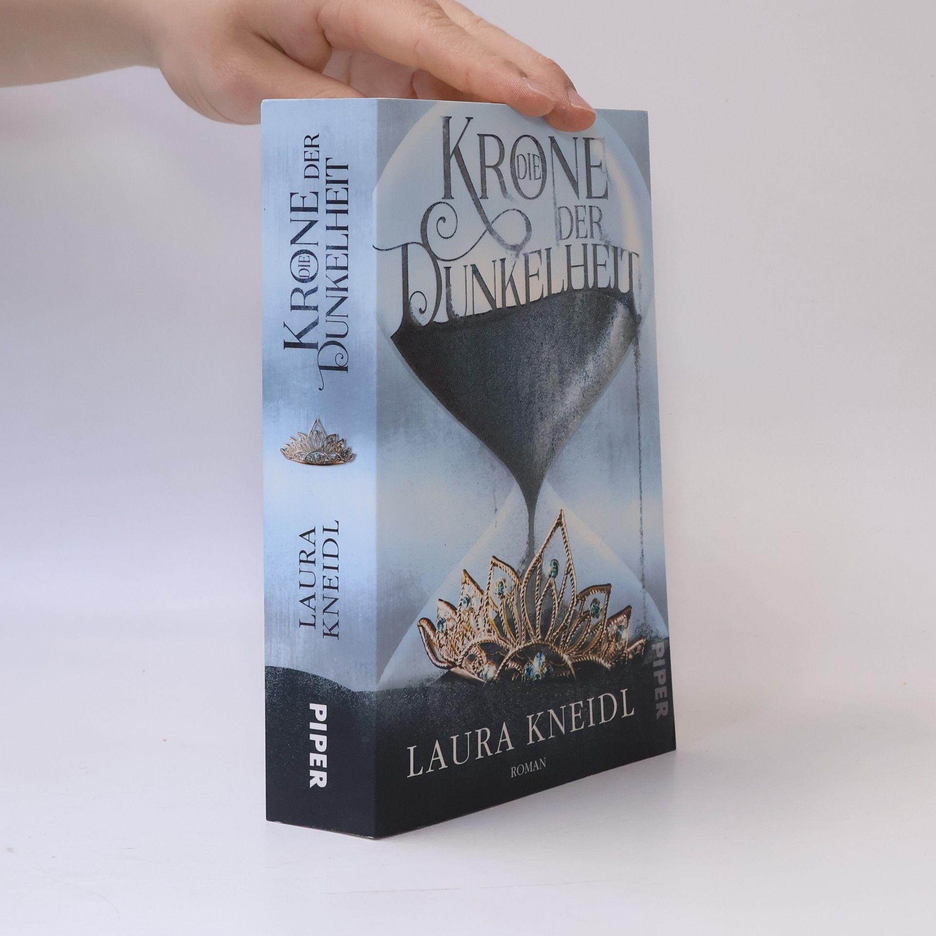 Laura Kneidl Die Krone der Dunkelheit