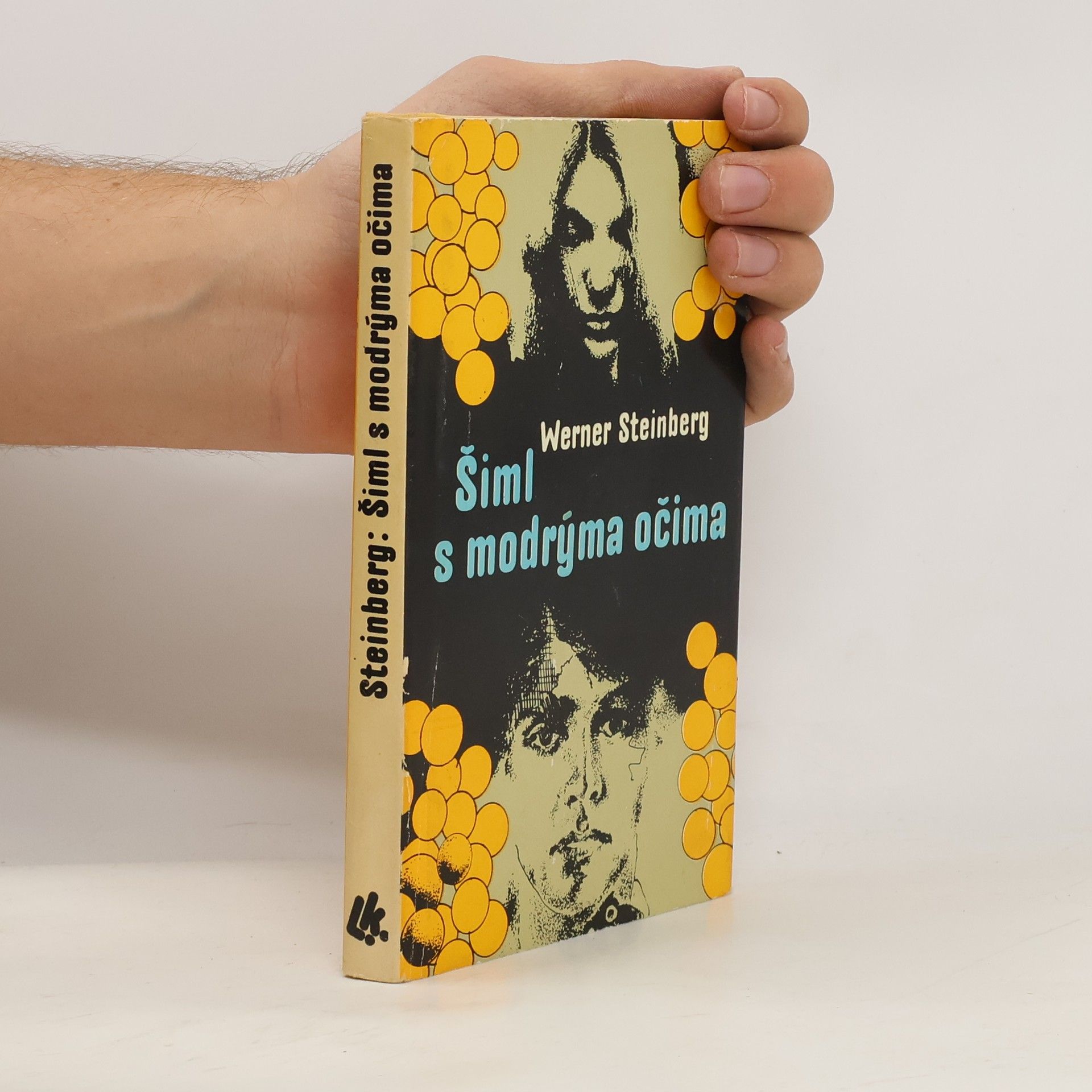 Šiml s modrýma očima