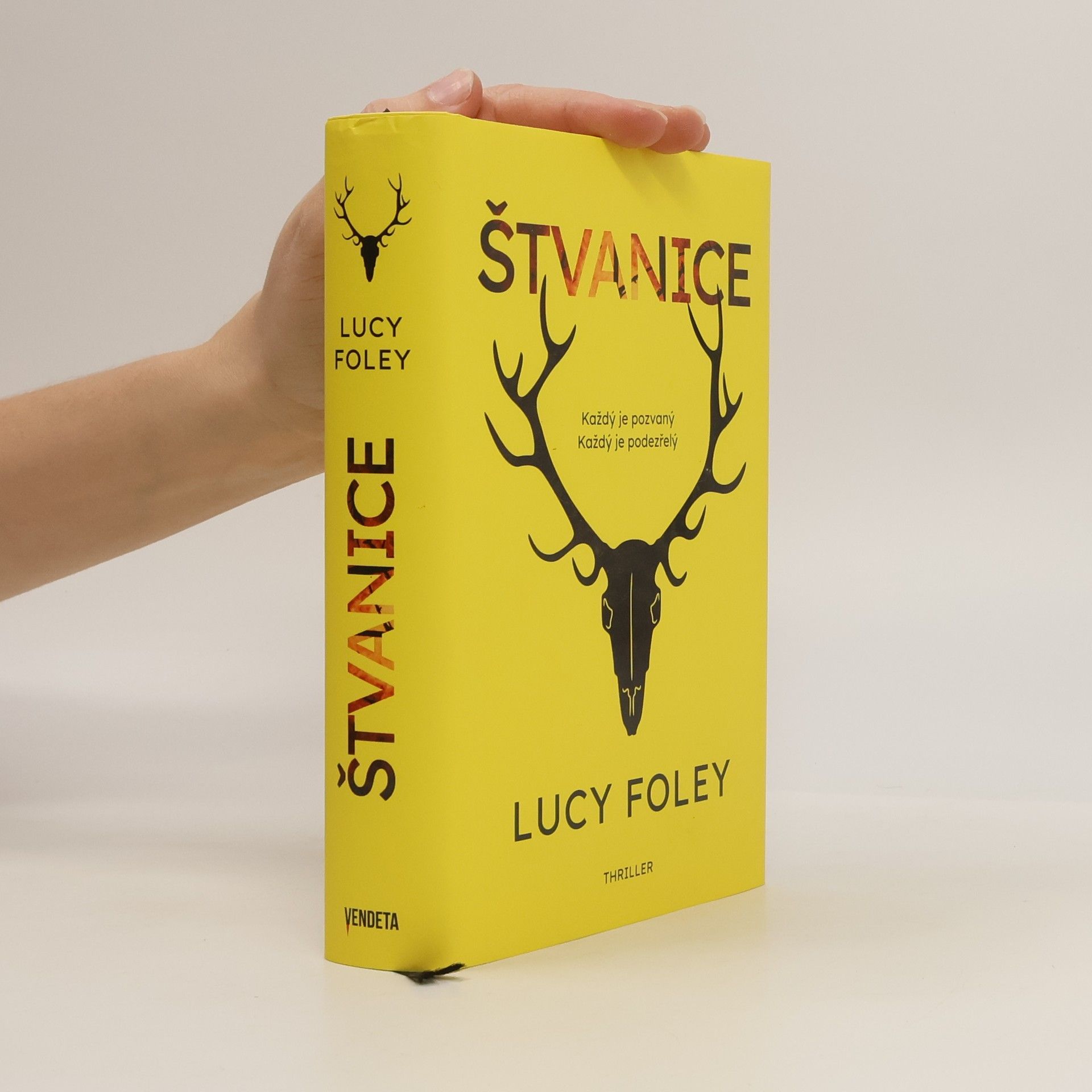 Lucy Foley Štvanice