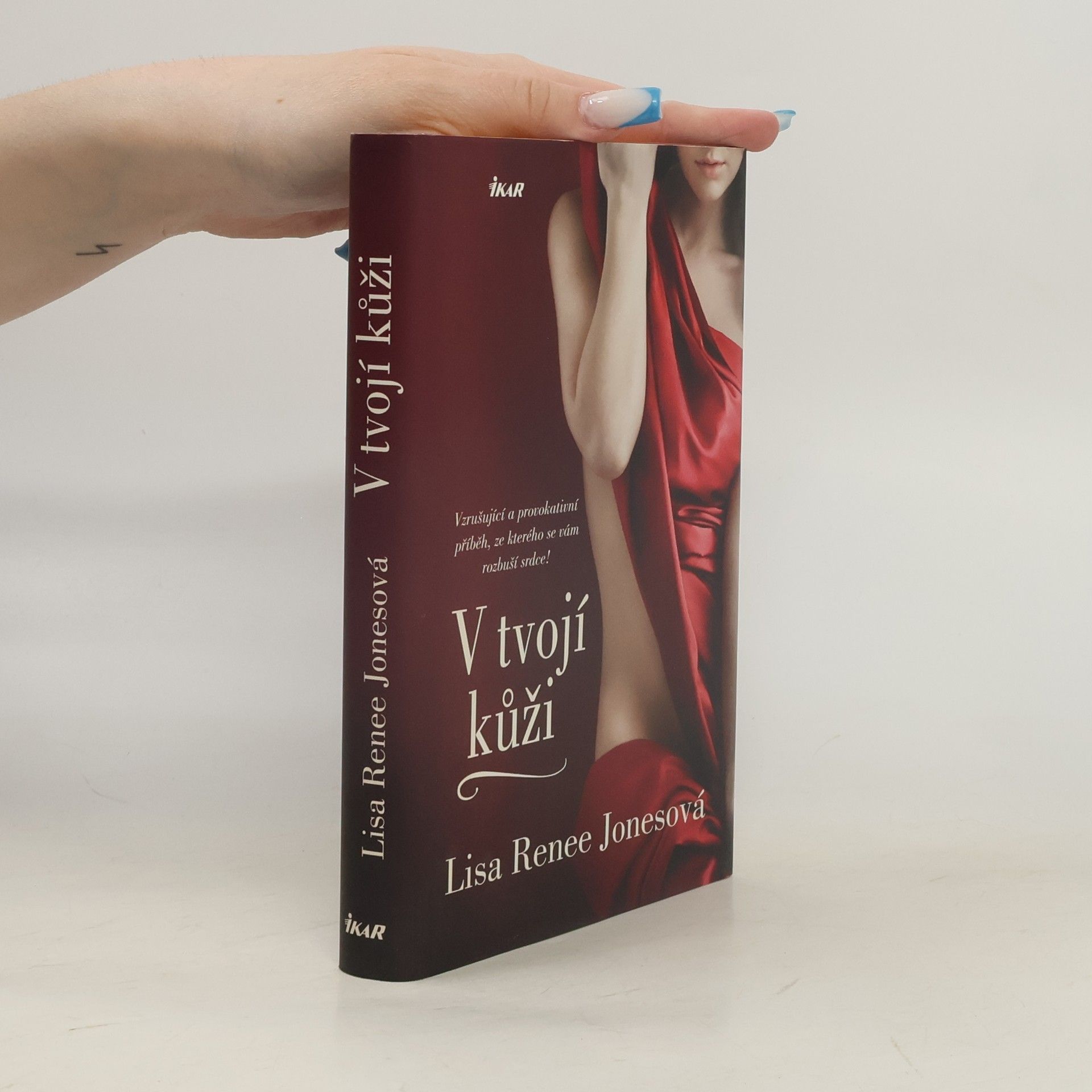Lisa Renee Jones V tvojí kůži