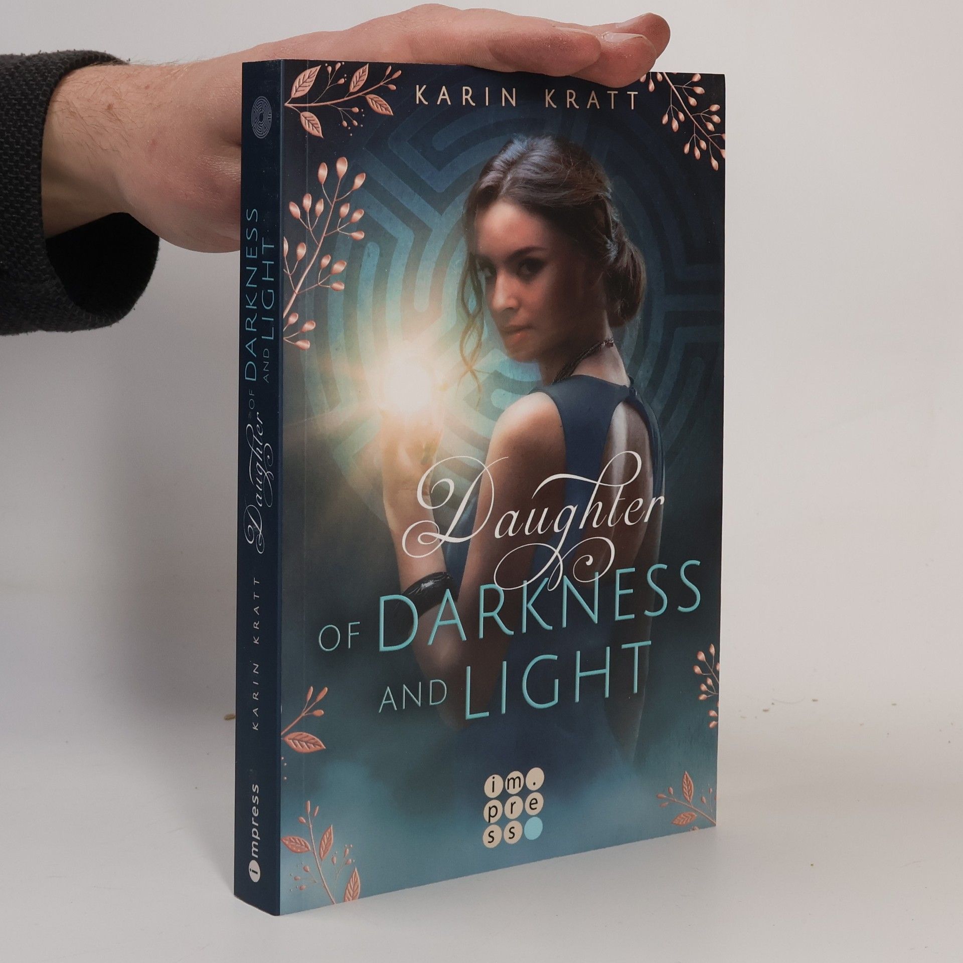 Karin Kratt Daughter of Darkness and Light