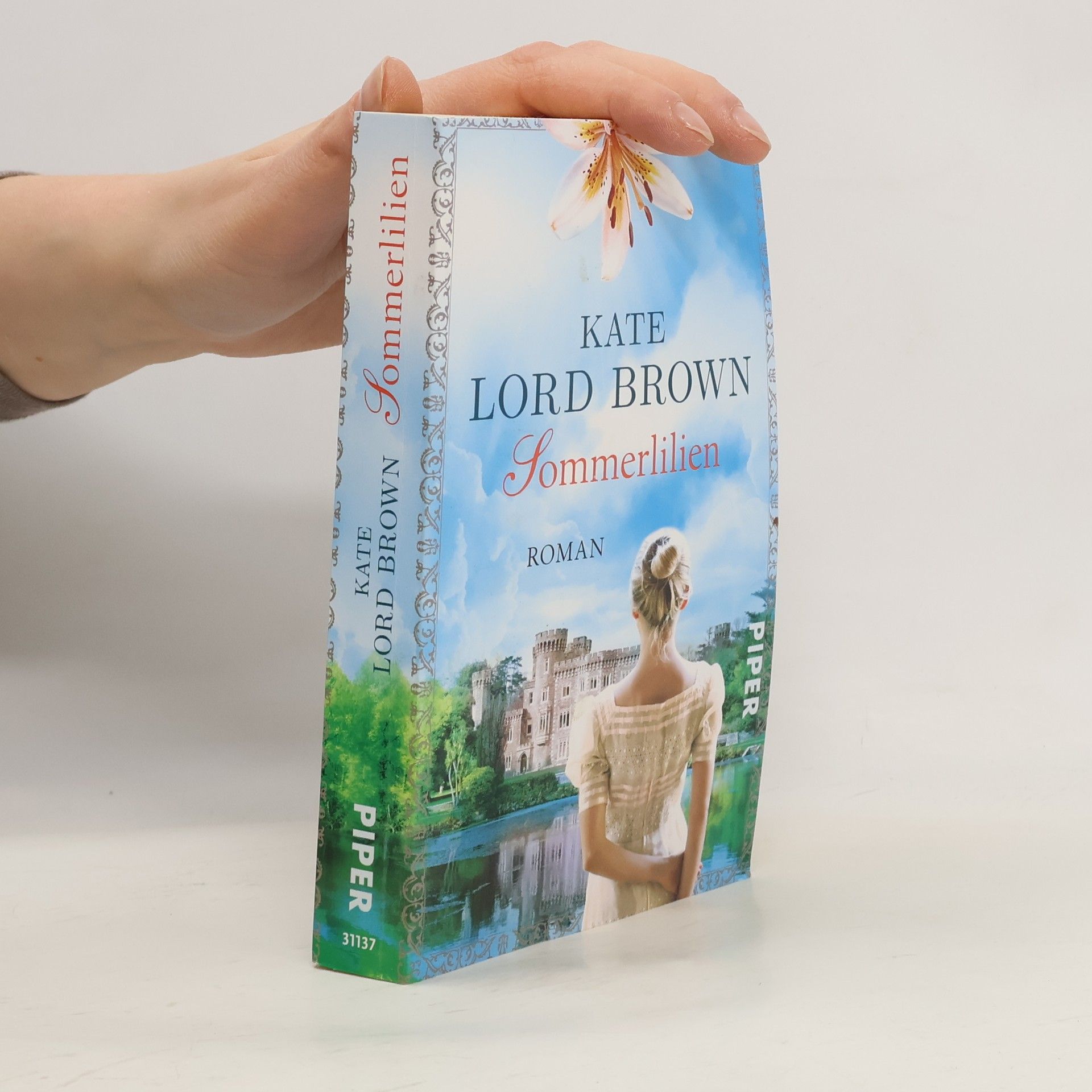 Kate Lord Brown Sommerlilien