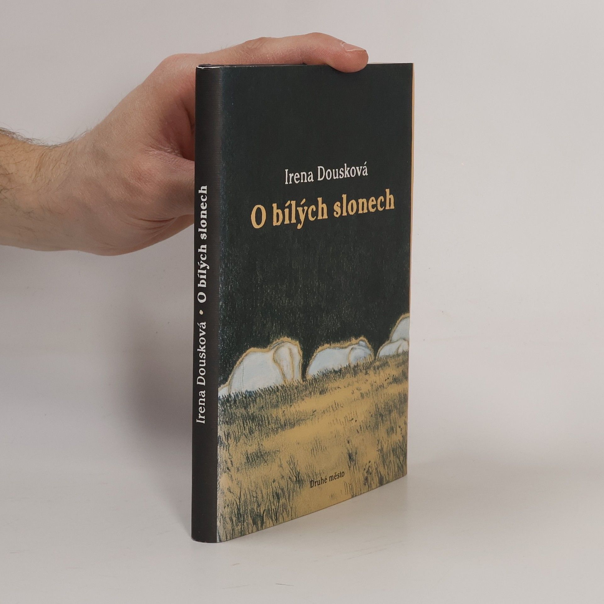 Irena Dousková O bílých slonech