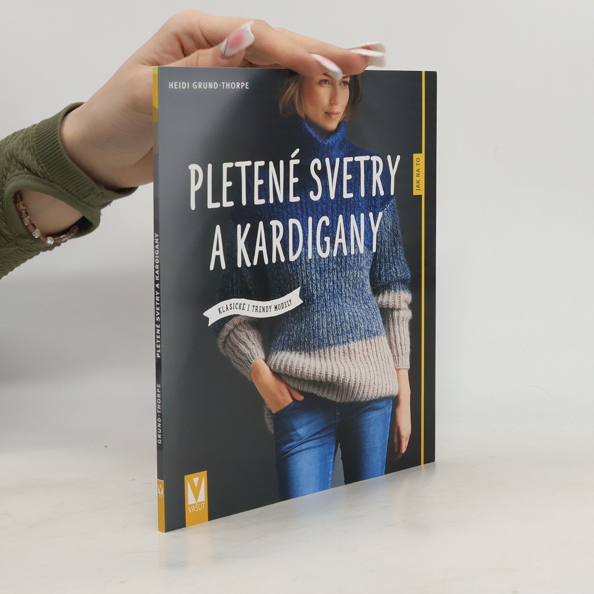 Heidi Grund Thorpe Pletené svetry a kardigany - Klasické i trendy modely