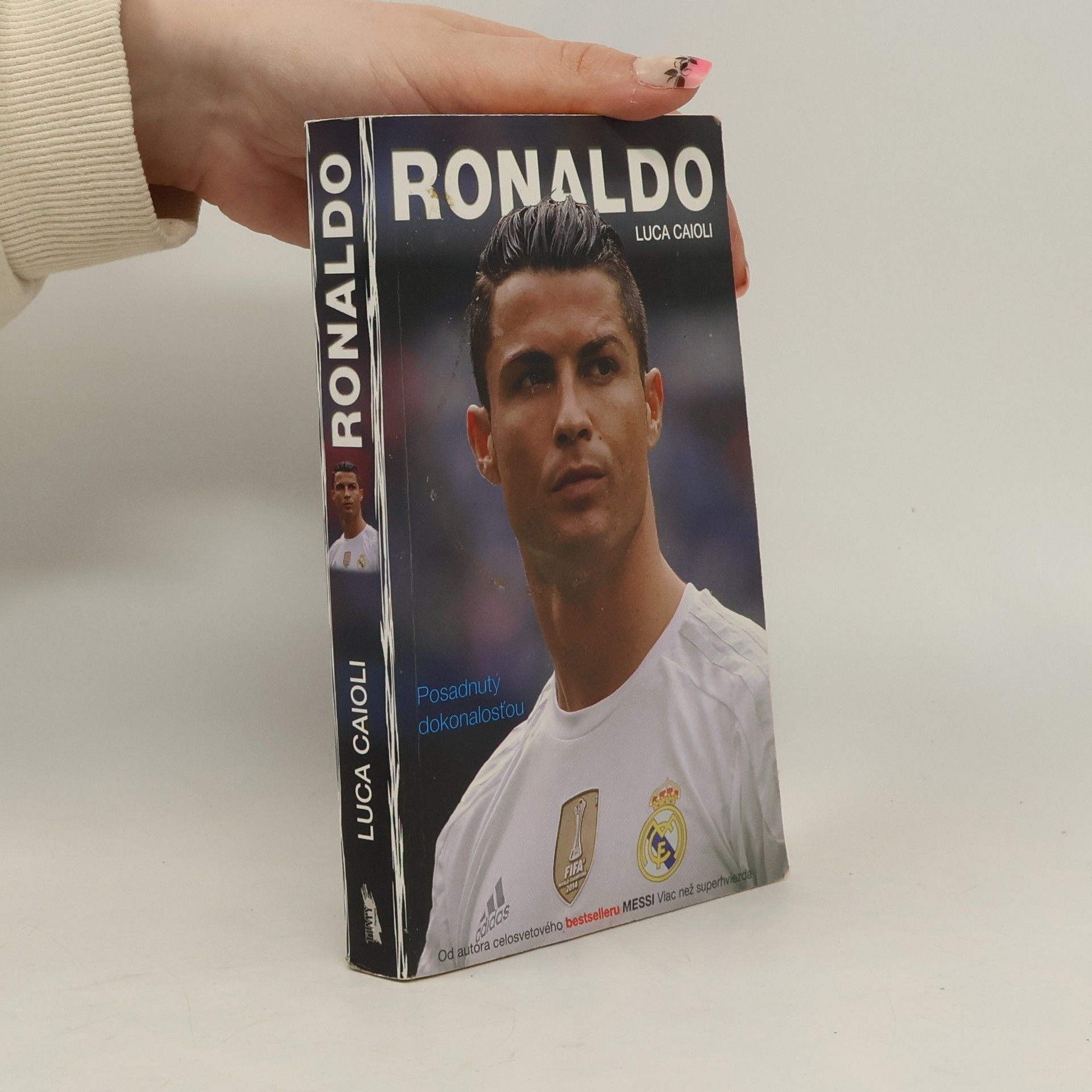 L. (Luca) Caioli Ronaldo : Posadnutosť dokonalosťou