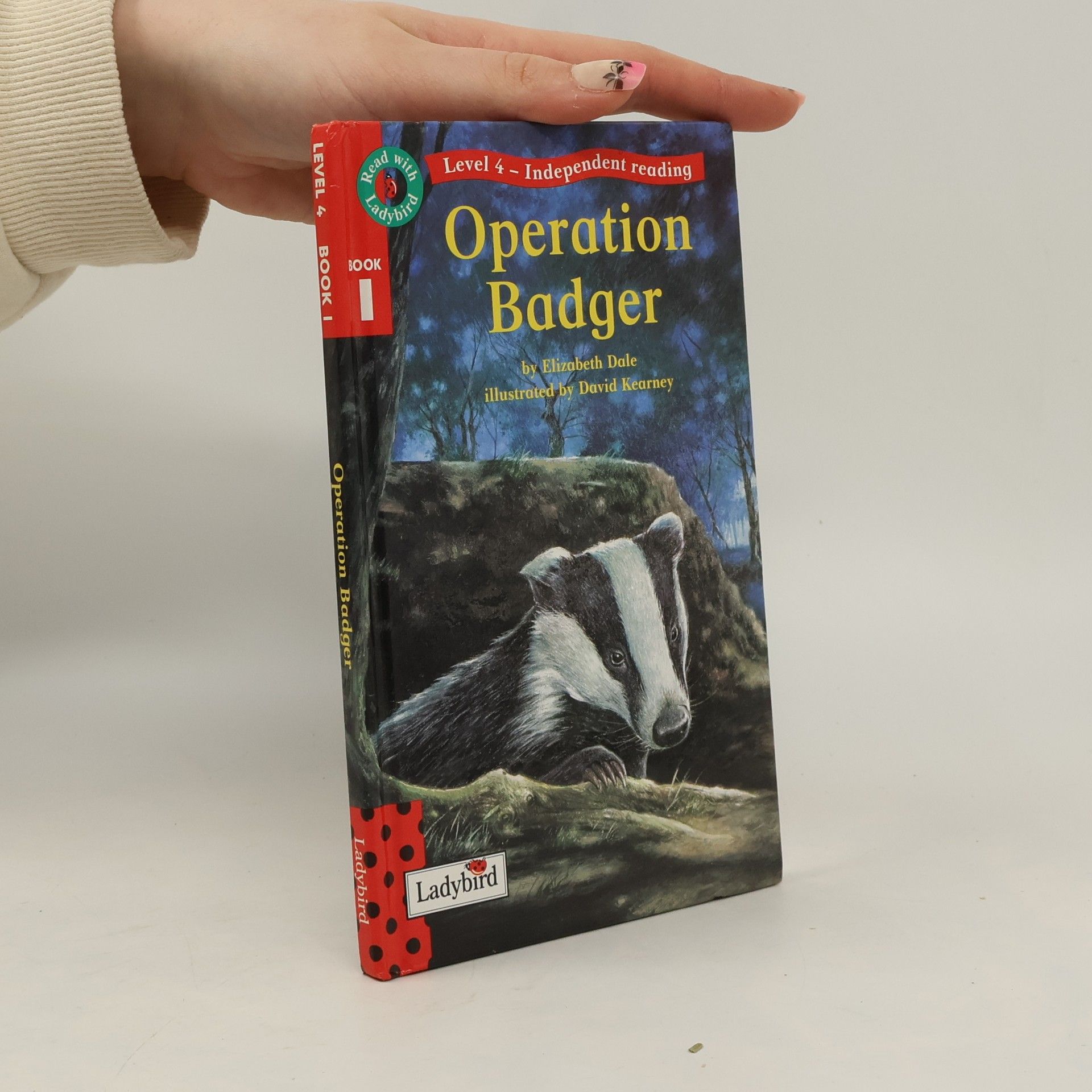Elizabeth Dale Read with Ladybird - 1: Operation Badger