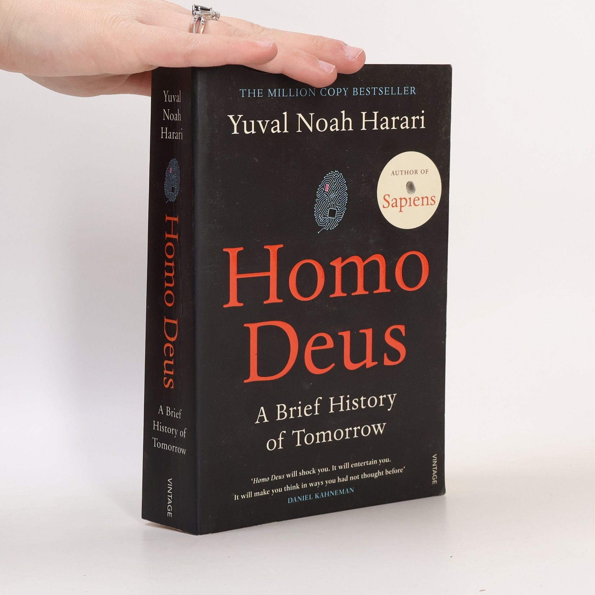 Yuval Noah Harari Homo Deus. A Brief History of Tomorrow