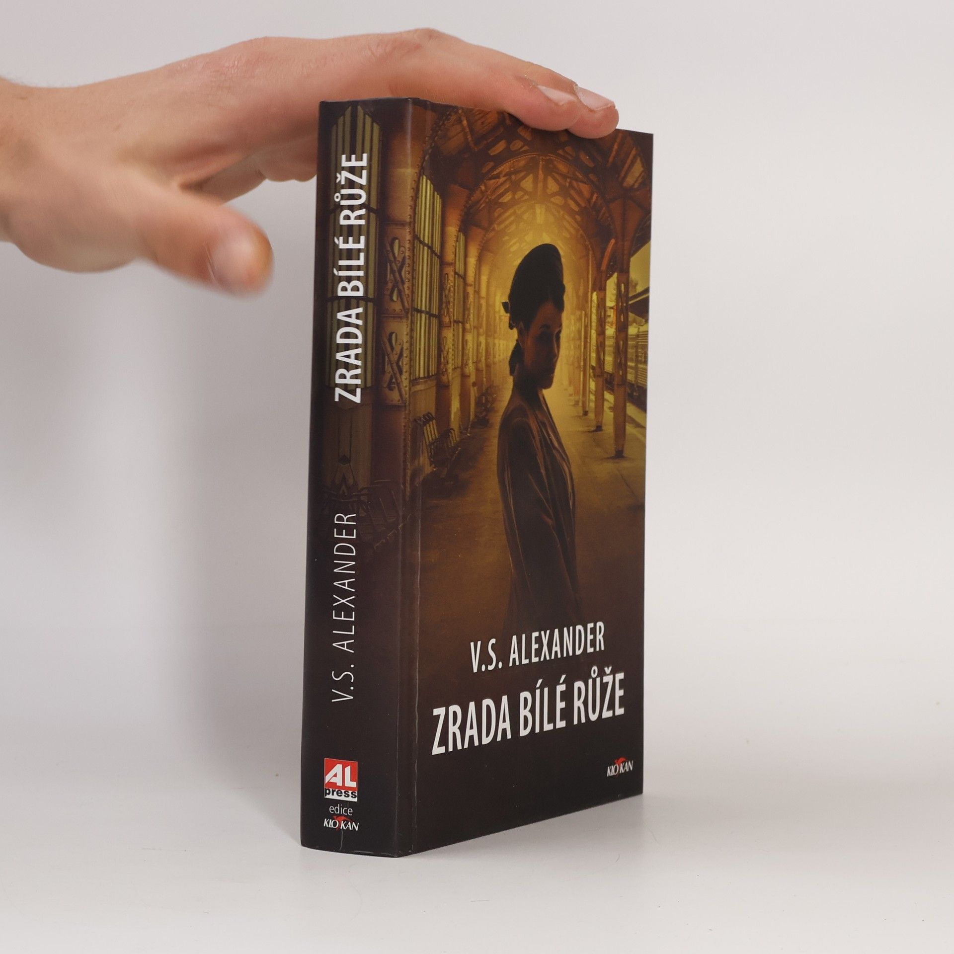 V. S. Alexander Zrada bílé růže