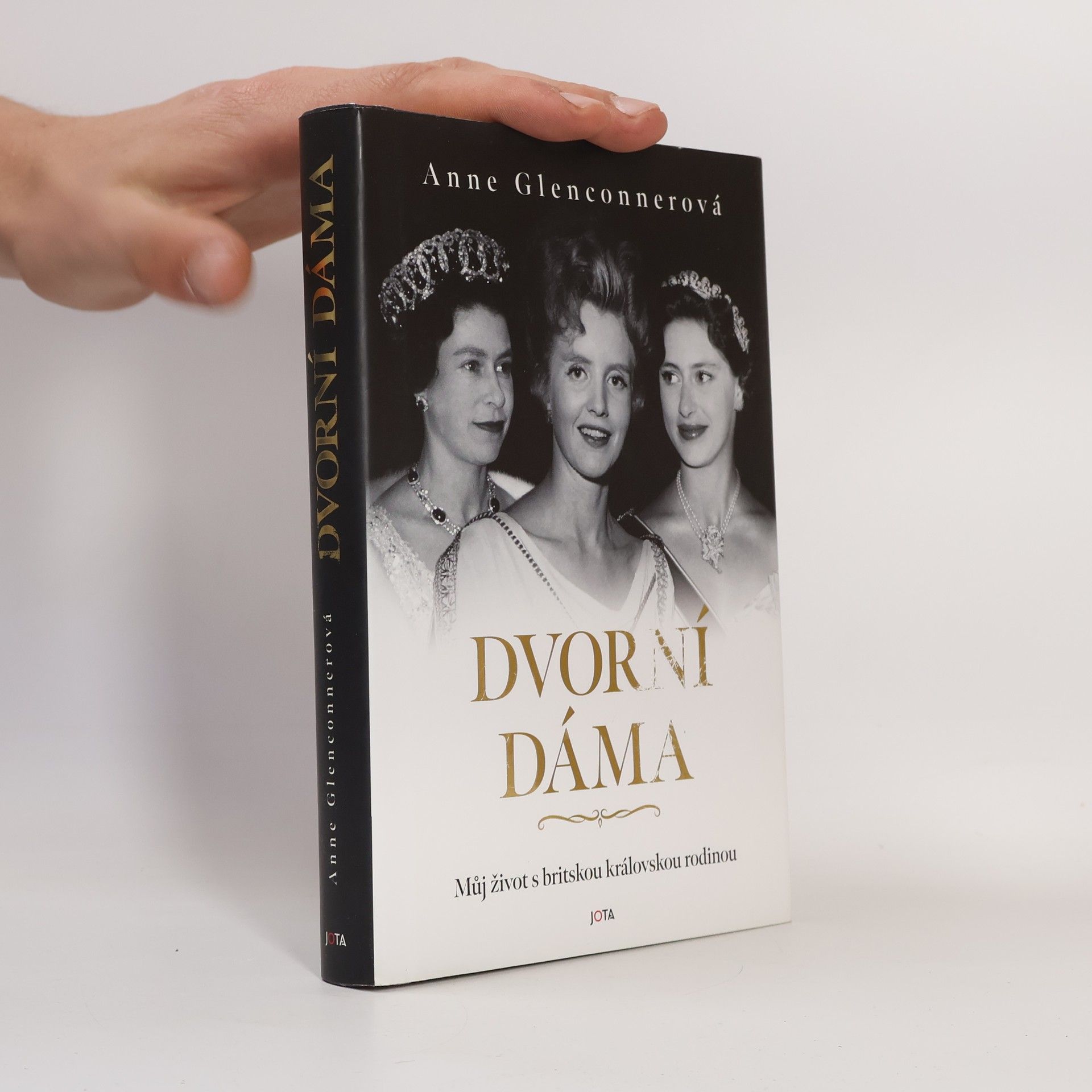 Anne Glenconner Dvorní dáma. Můj život s britskou královskou rodinou.