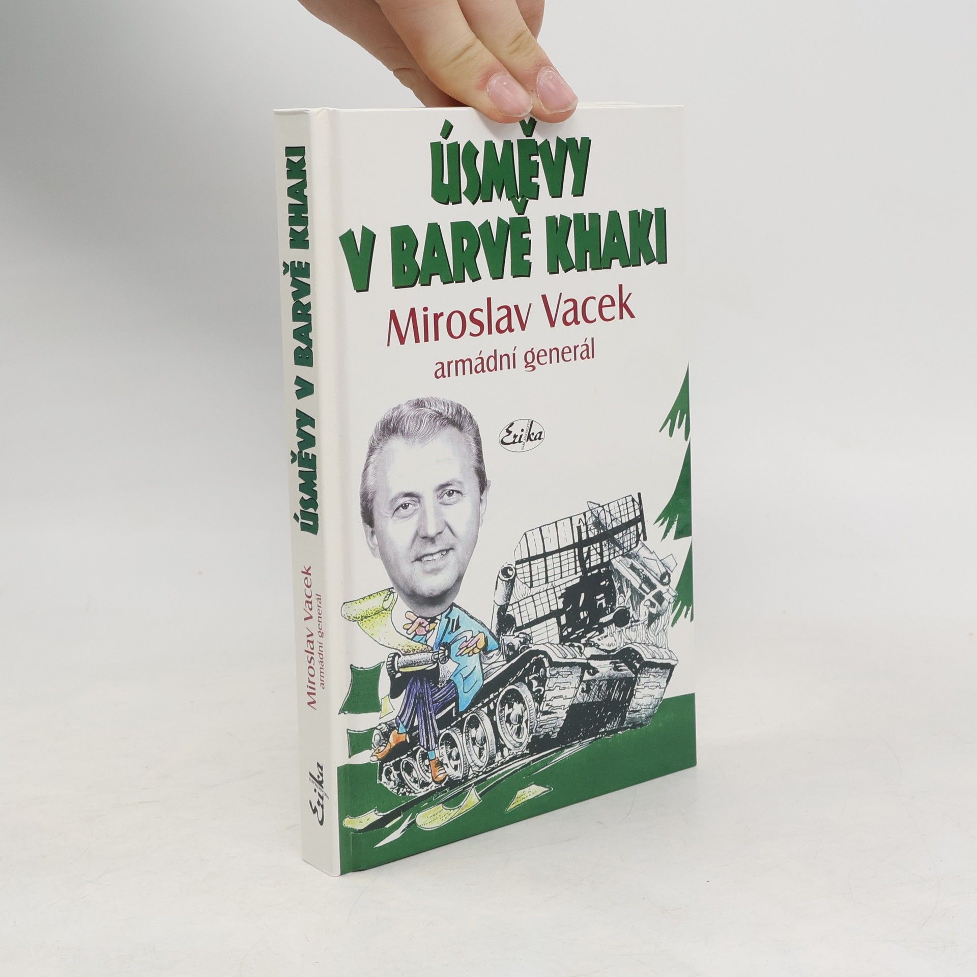 Milan Konvalina Úsměvy v barvě khaki