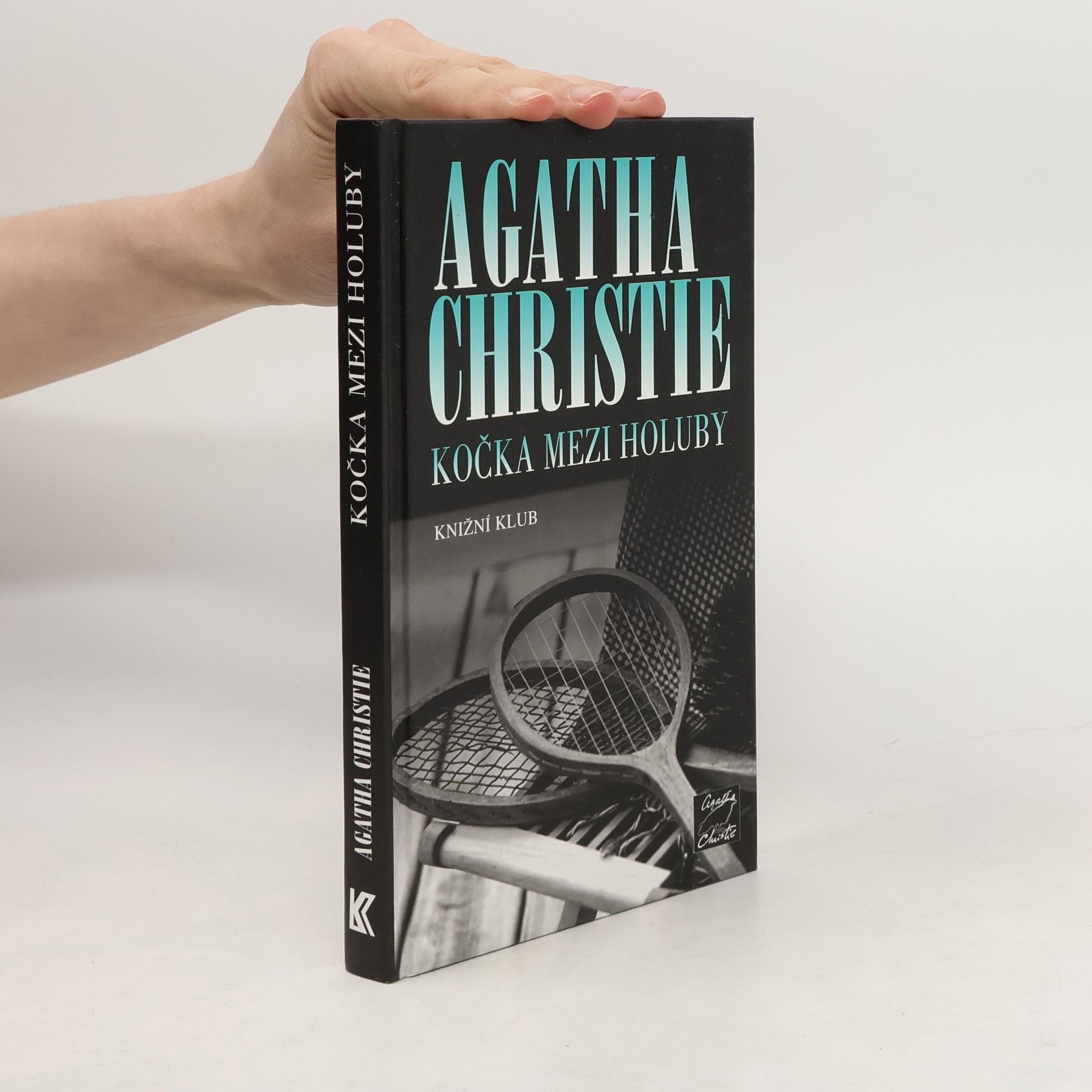 Agatha Christie Kočka mezi holuby
