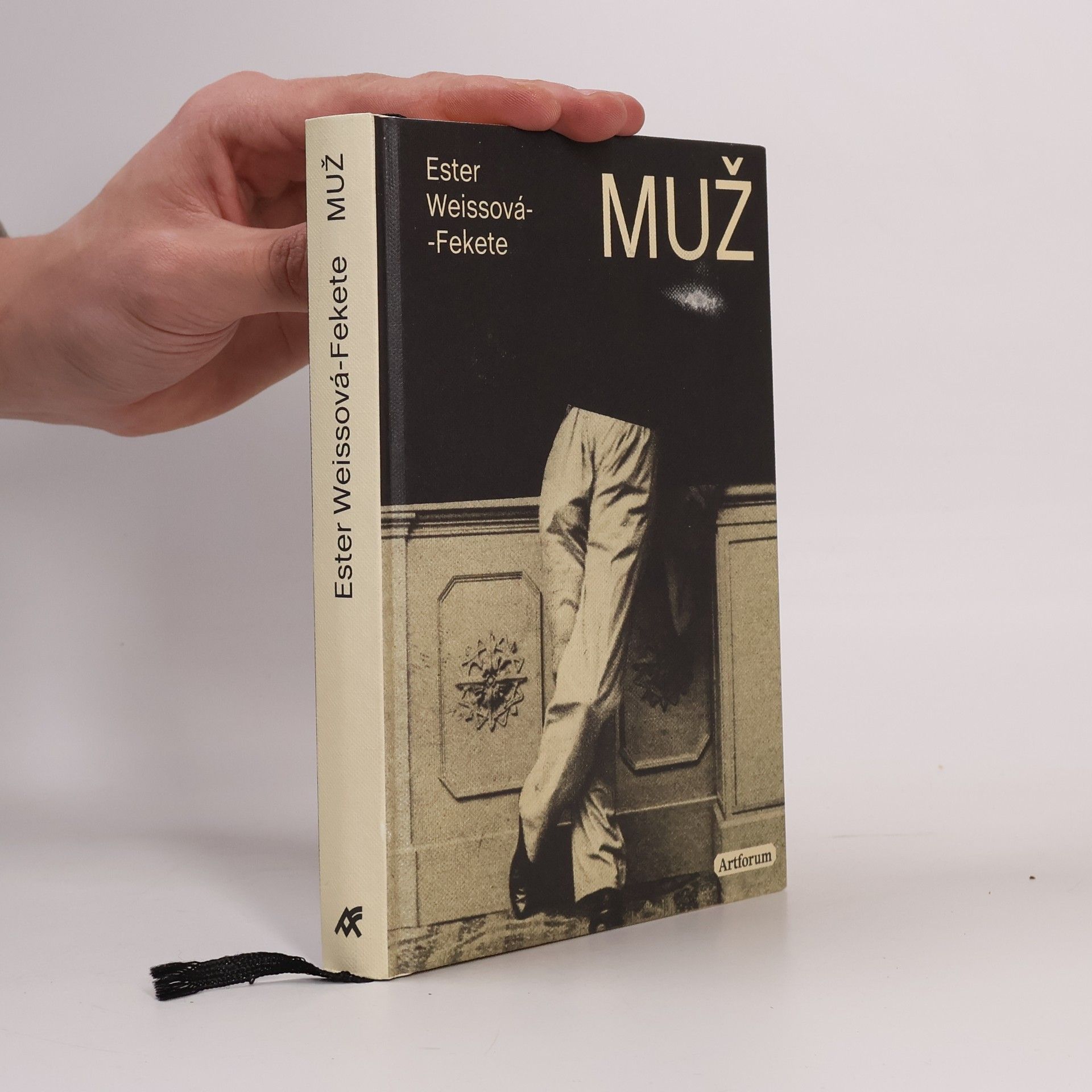 Ester WeissováFekete Muž